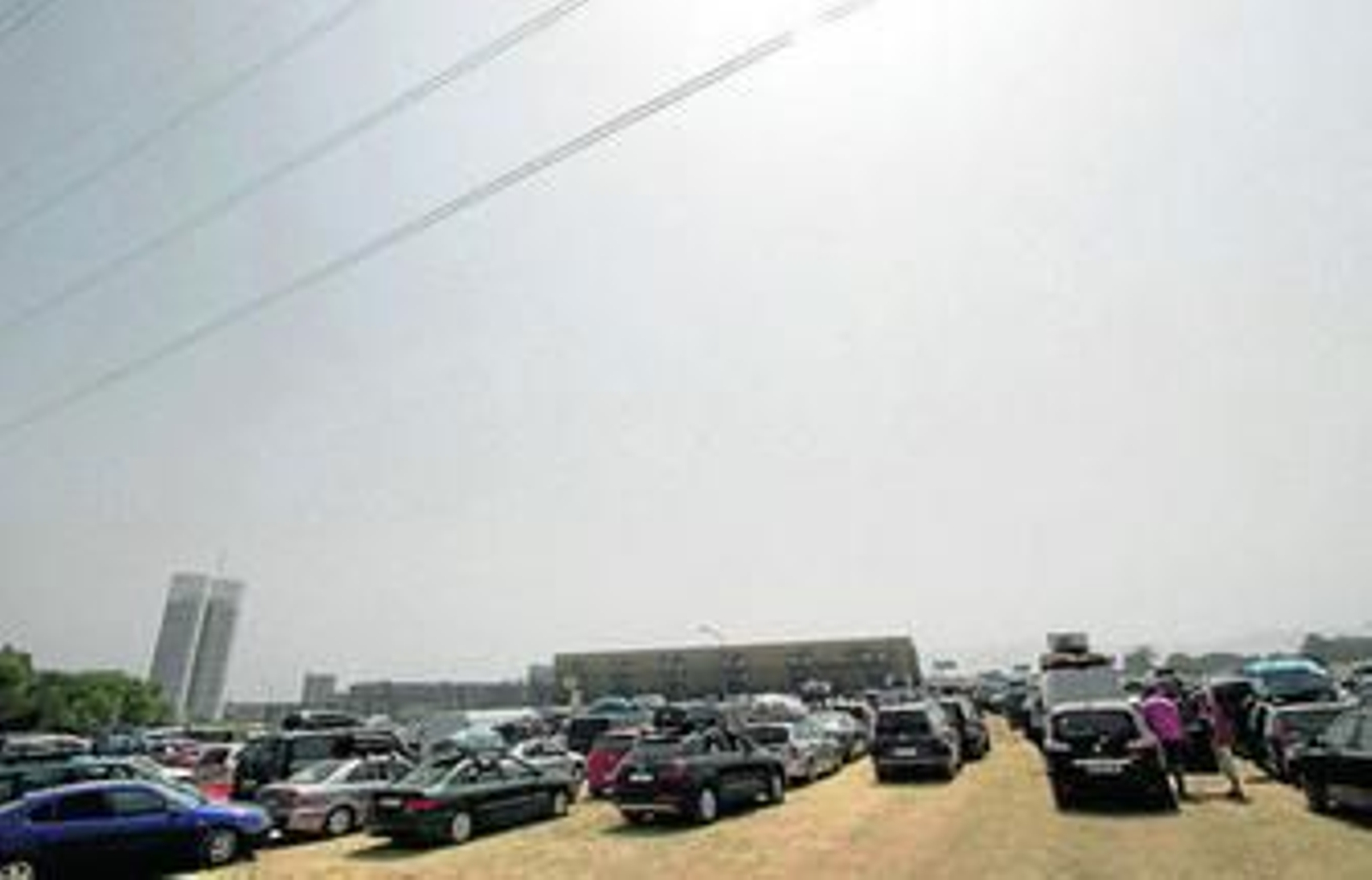 Imagen de las colas de los vehículos en el área habilitada de Guadacorte.