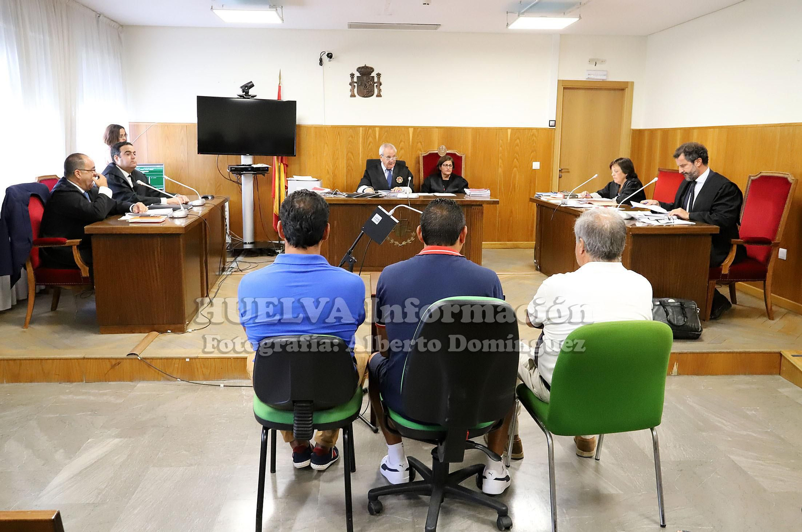 Imágenes del juicio por el apuñalamiento al jefe de la Policía Local de Punta Umbría