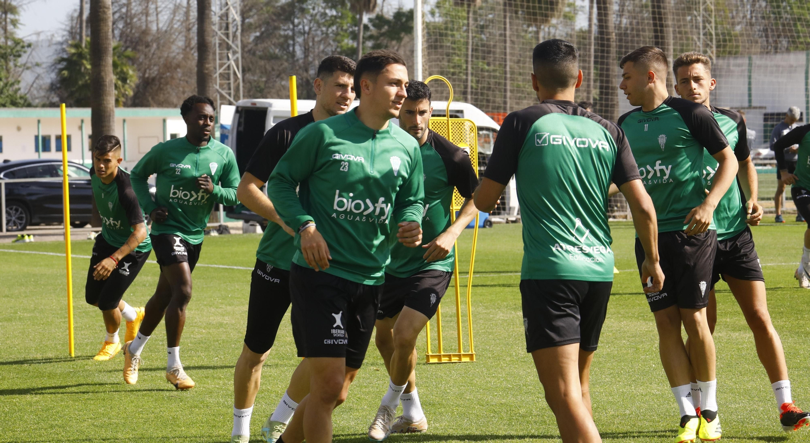 Los jugadores del Córdoba se ejercitan este miércoles en la Ciudad Deportiva.