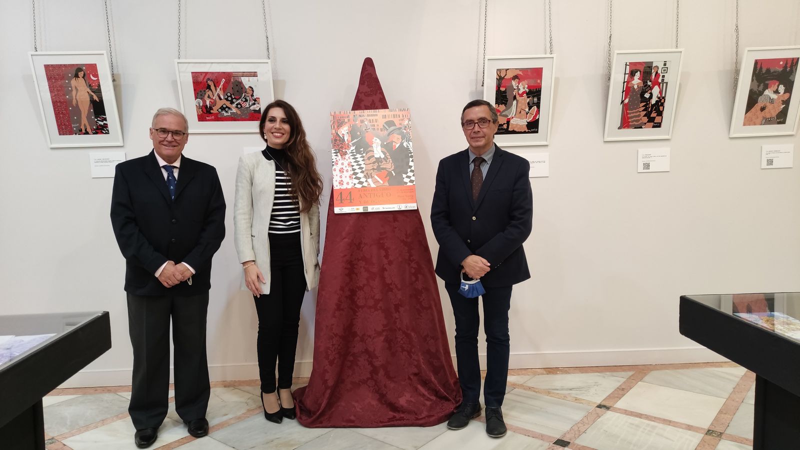 Inauguración de la exposición 'Historias, Cuentos y Leyendas' de Teresa Guzmán.