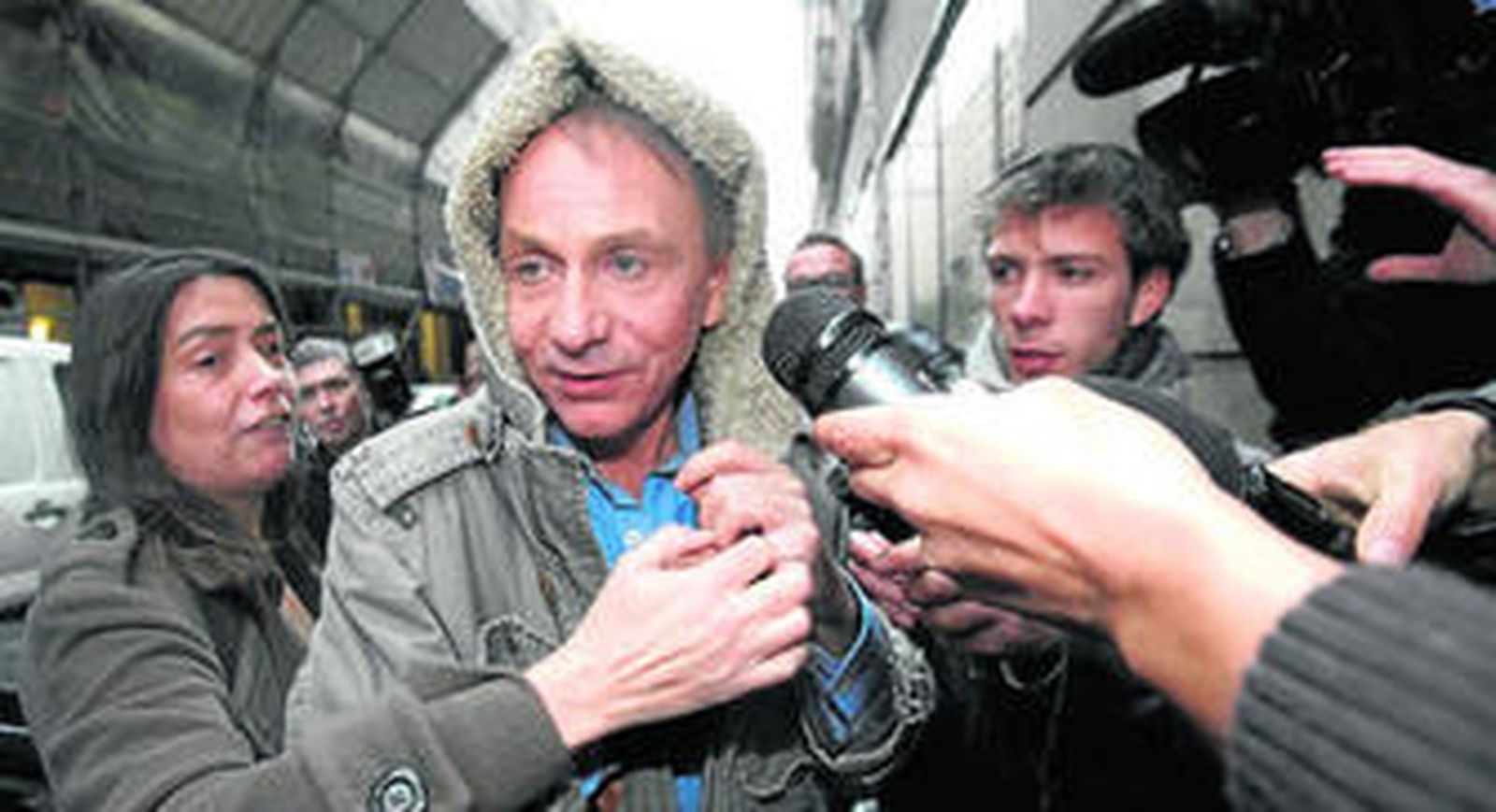 El polémico escritor, antes de una rueda de prensa.