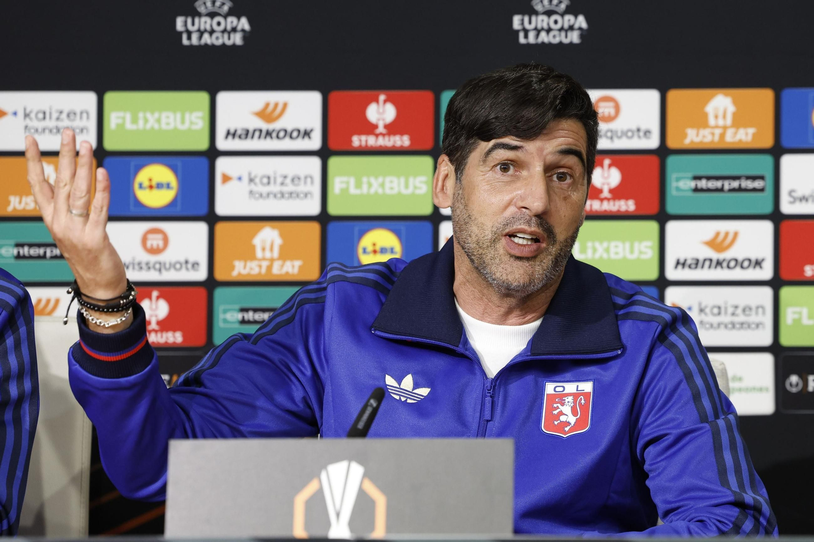 Paulo Fonseca, en la rueda de prensa de este miércoles en La Cartuja. Paulo Fonseca, en la rueda de prensa de este miércoles en La Cartuja.