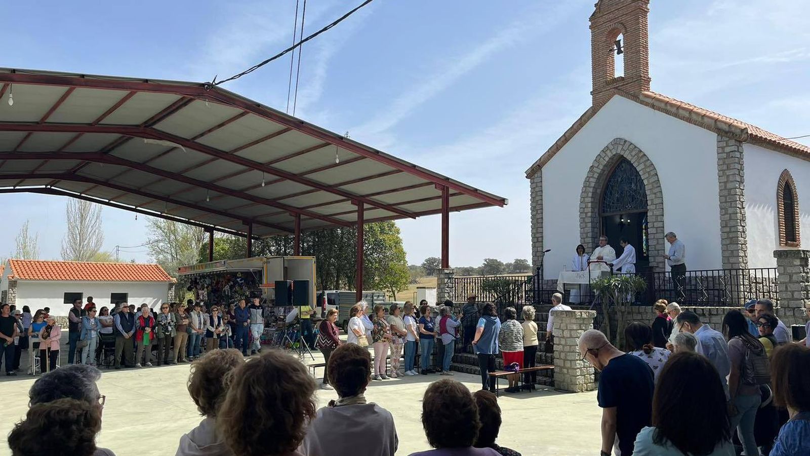 Misa en la romería de El Viso.