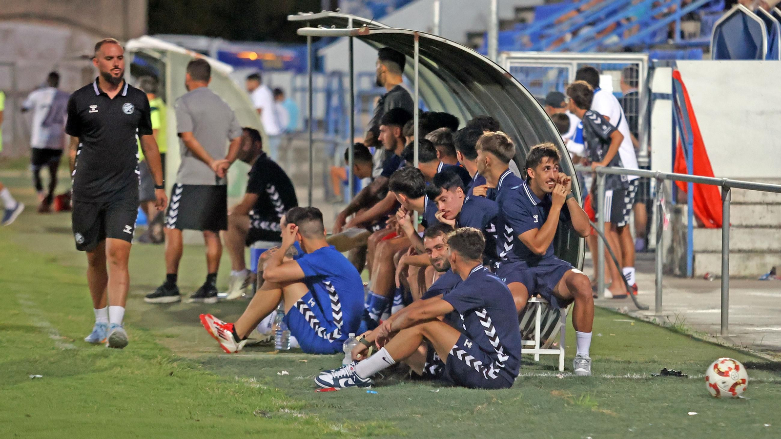 Imágenes del Trofeo de la Copa y la Venencia entre el Jerez Industrial y el Xerez DFC