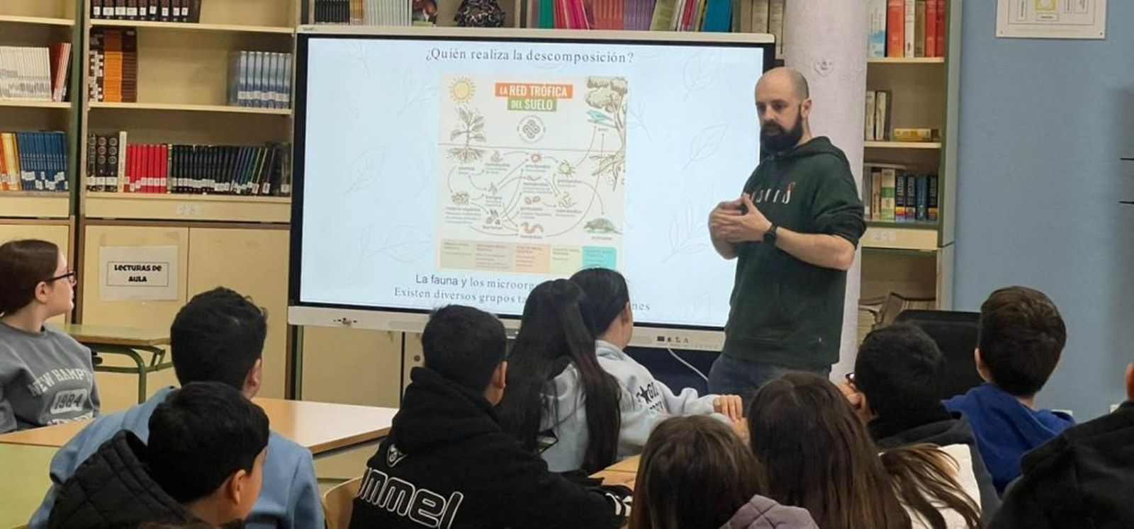 Un momento de la exposición en un centro educativo.