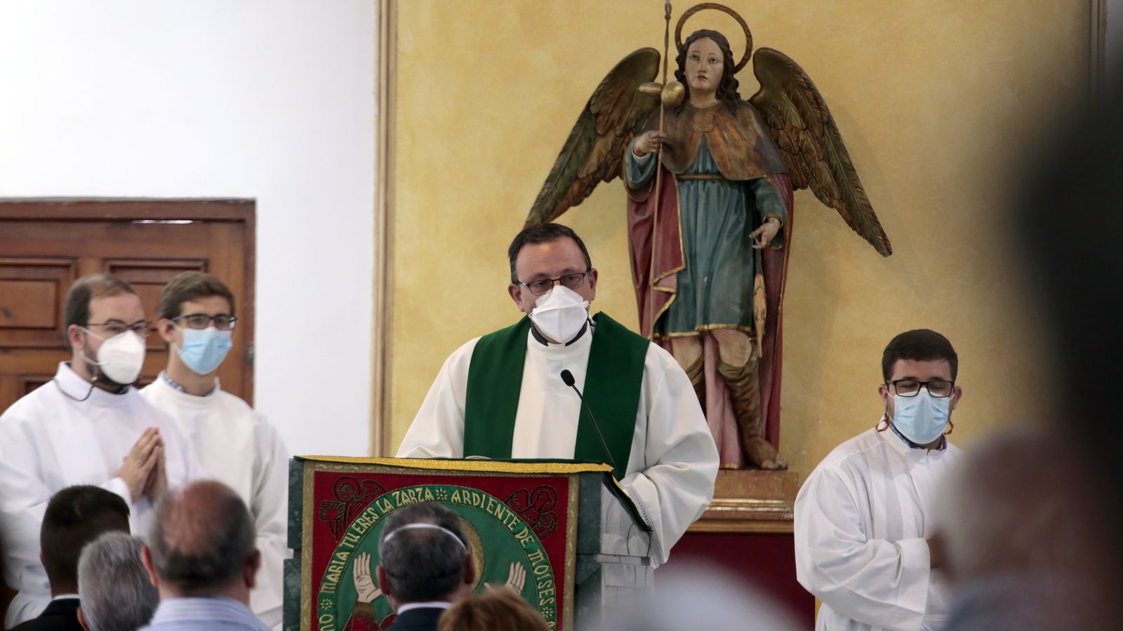 El obispo de Jerez visita San Rafael