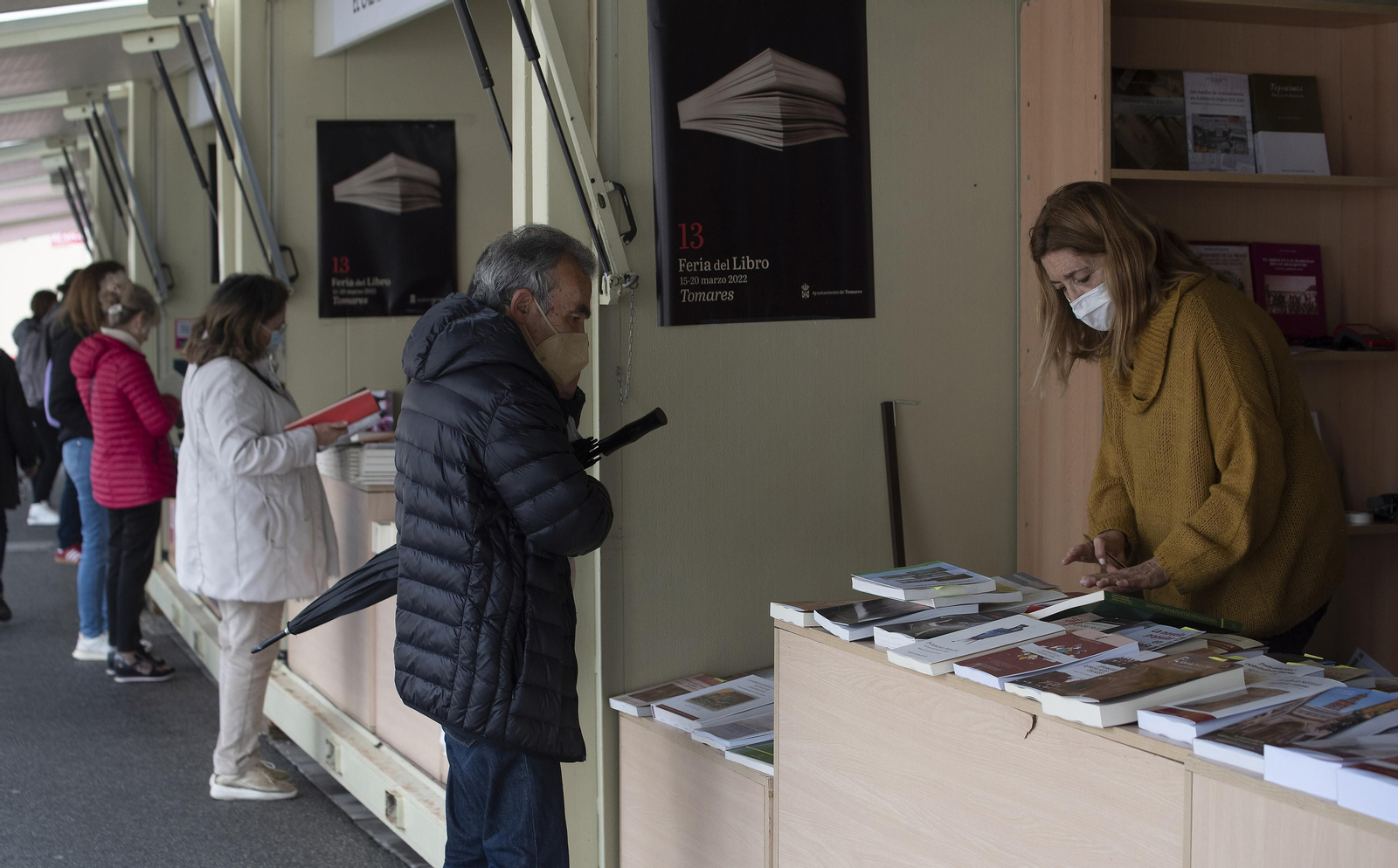 La Feria del Libro de Tomares, en imágenes