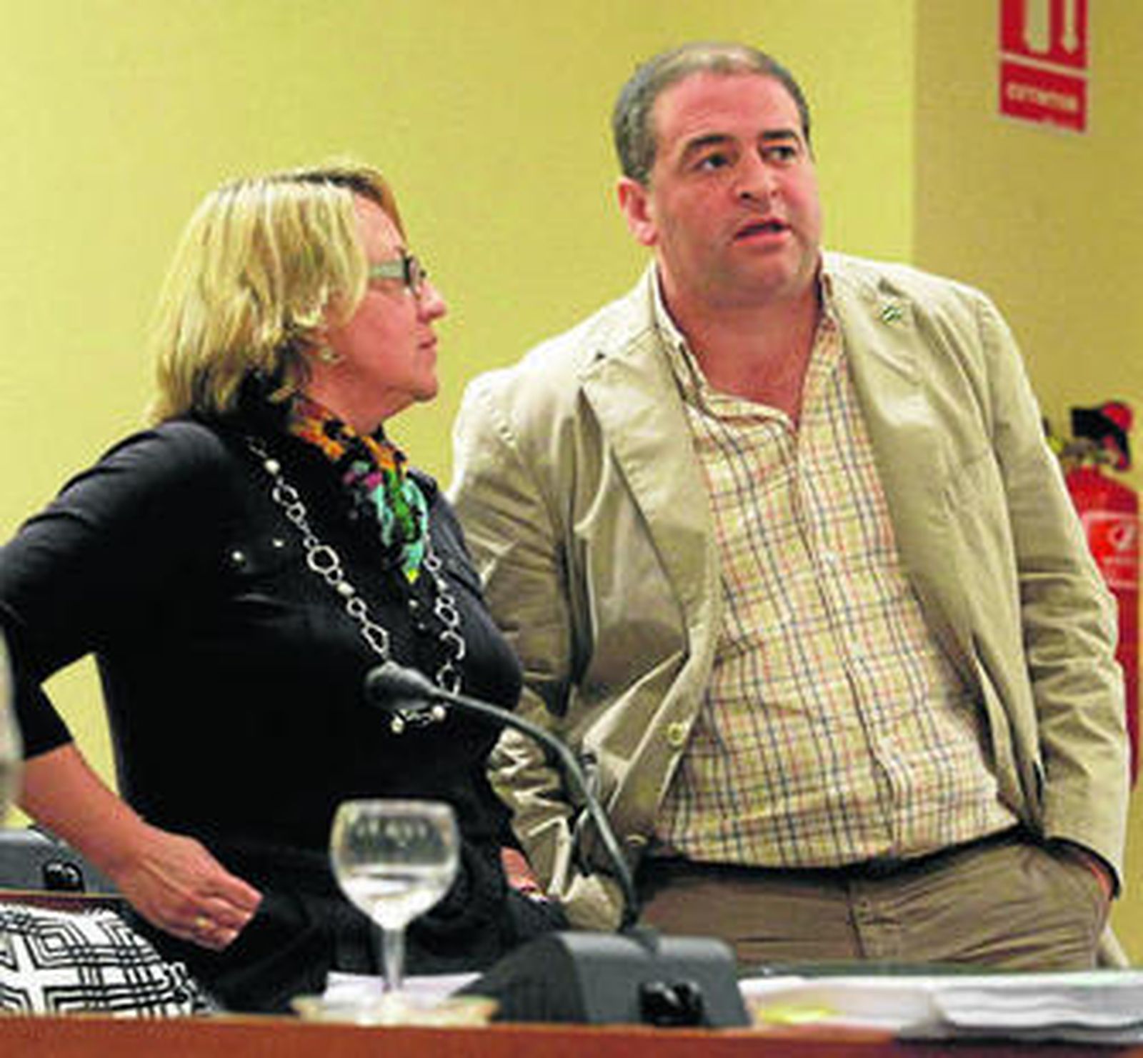 Teresa Doñate junto al alcalde barreño, Jorge Romero, en una imagen reciente.