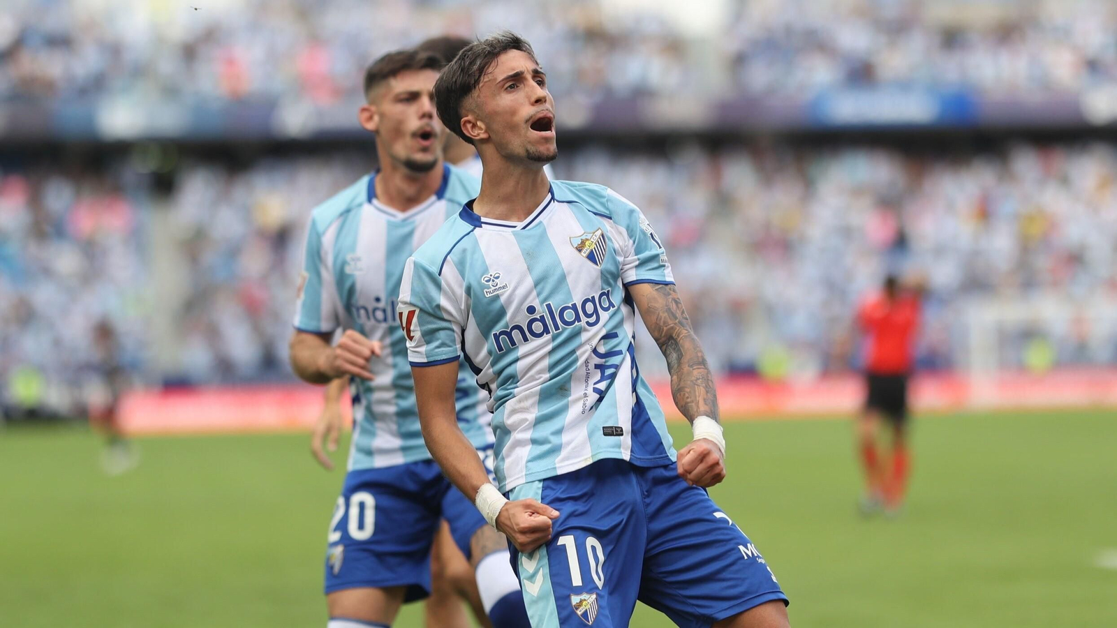 Larrubia celebra un gol con el Málaga. Larrubia celebra un gol con el Málaga.