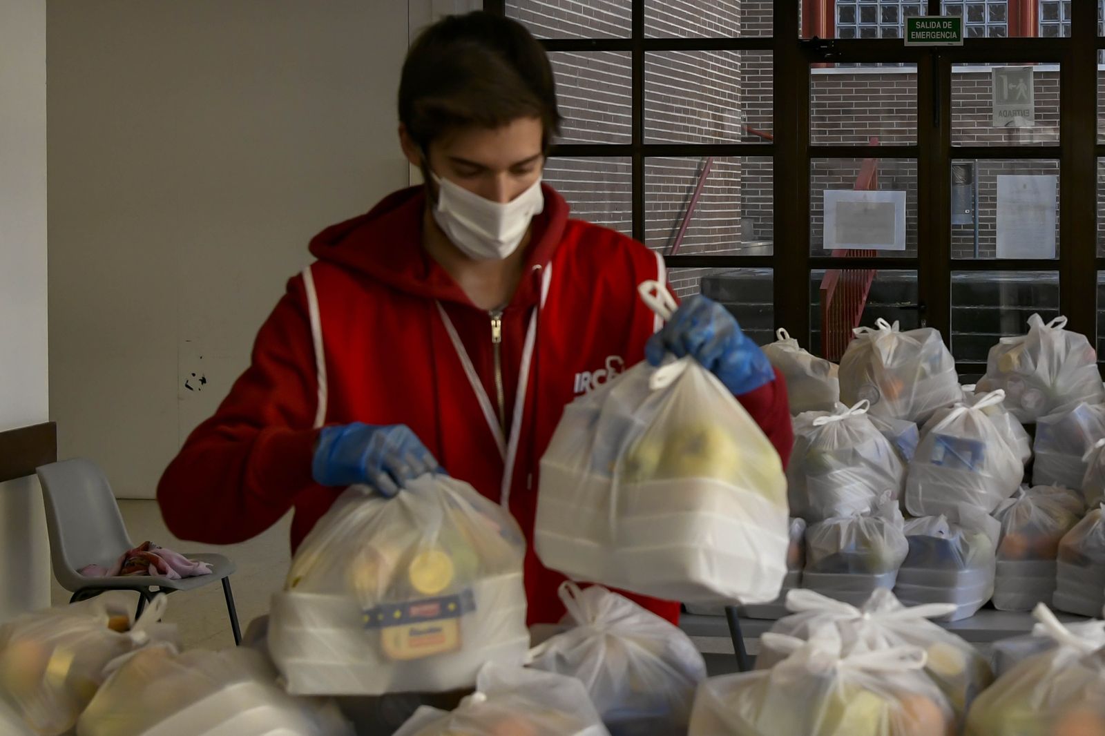 Una "nueva normalidad" más solidaria, el foco el portal Héroes Anónimos.