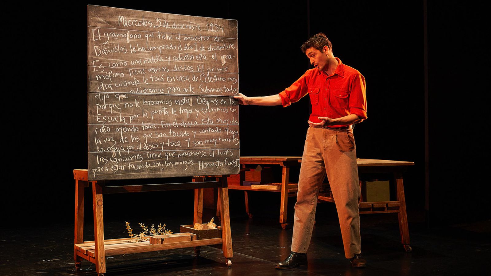 Sergi Torrecilla encarna al maestro Antoni Benaiges en esta obra de teatro.