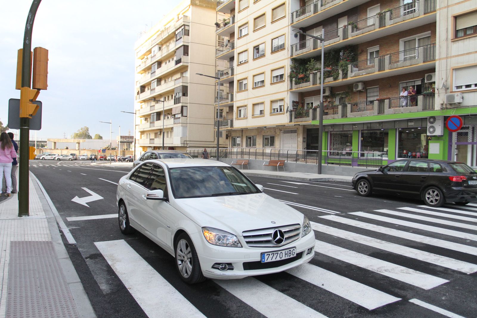 Reapertura de la Avenida de Cádiz al tráfico.