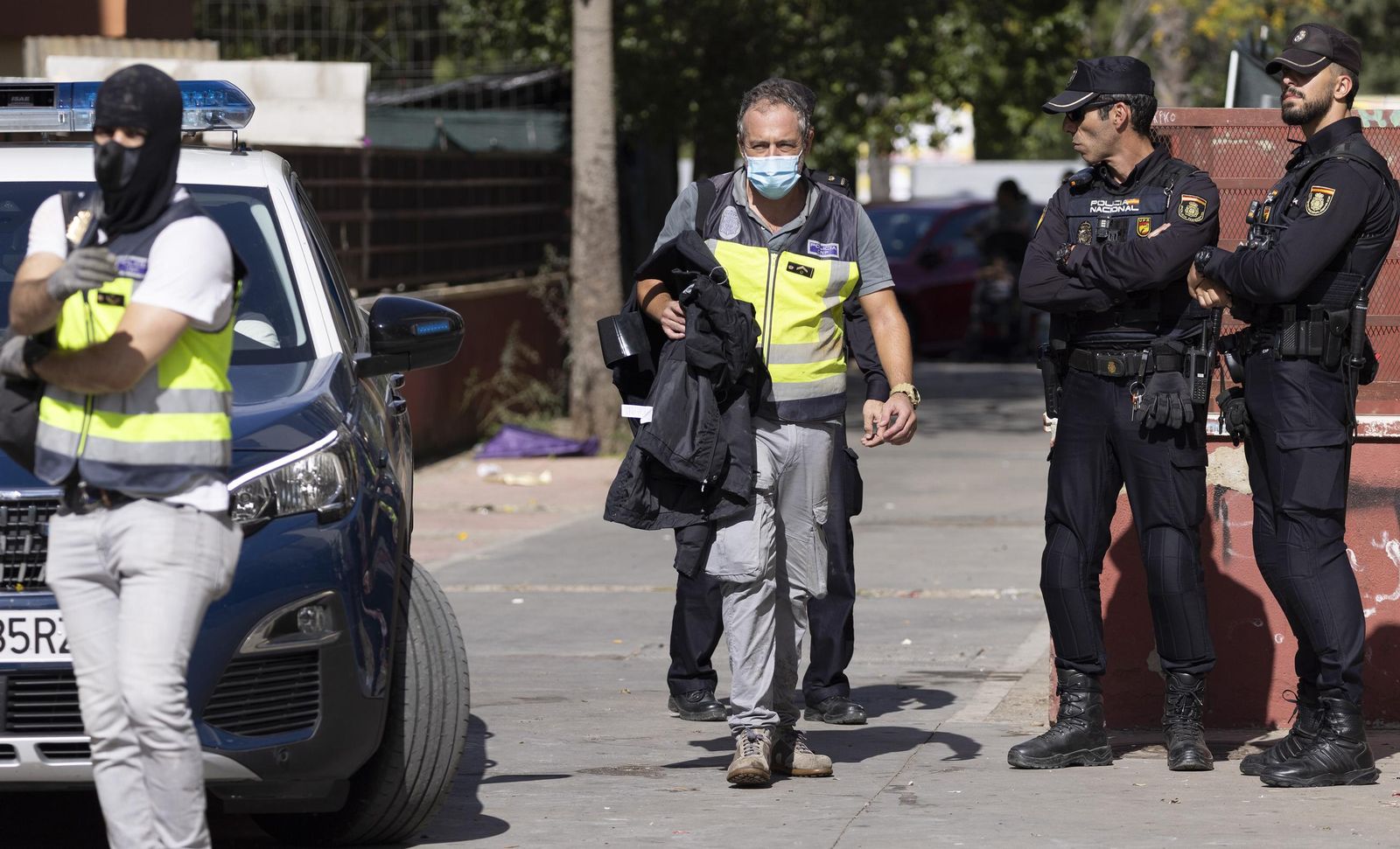 Batida contra la marihuana en el Polígono Norte, todas las fotos