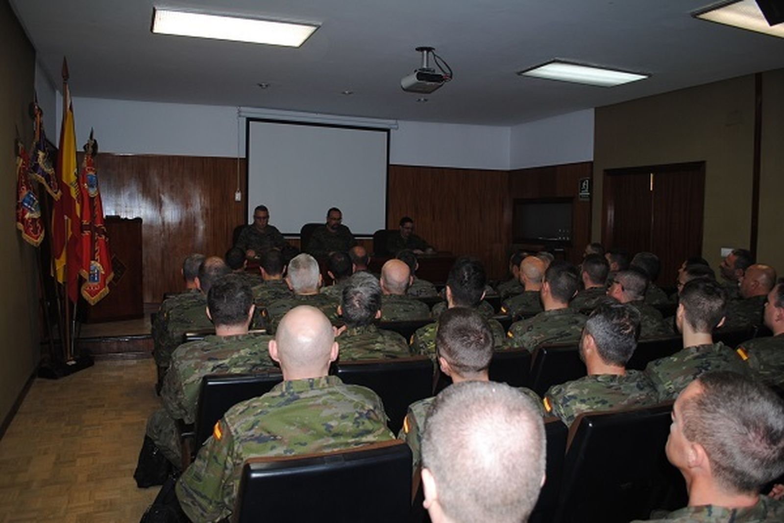 Reservistas durante una de las charlas