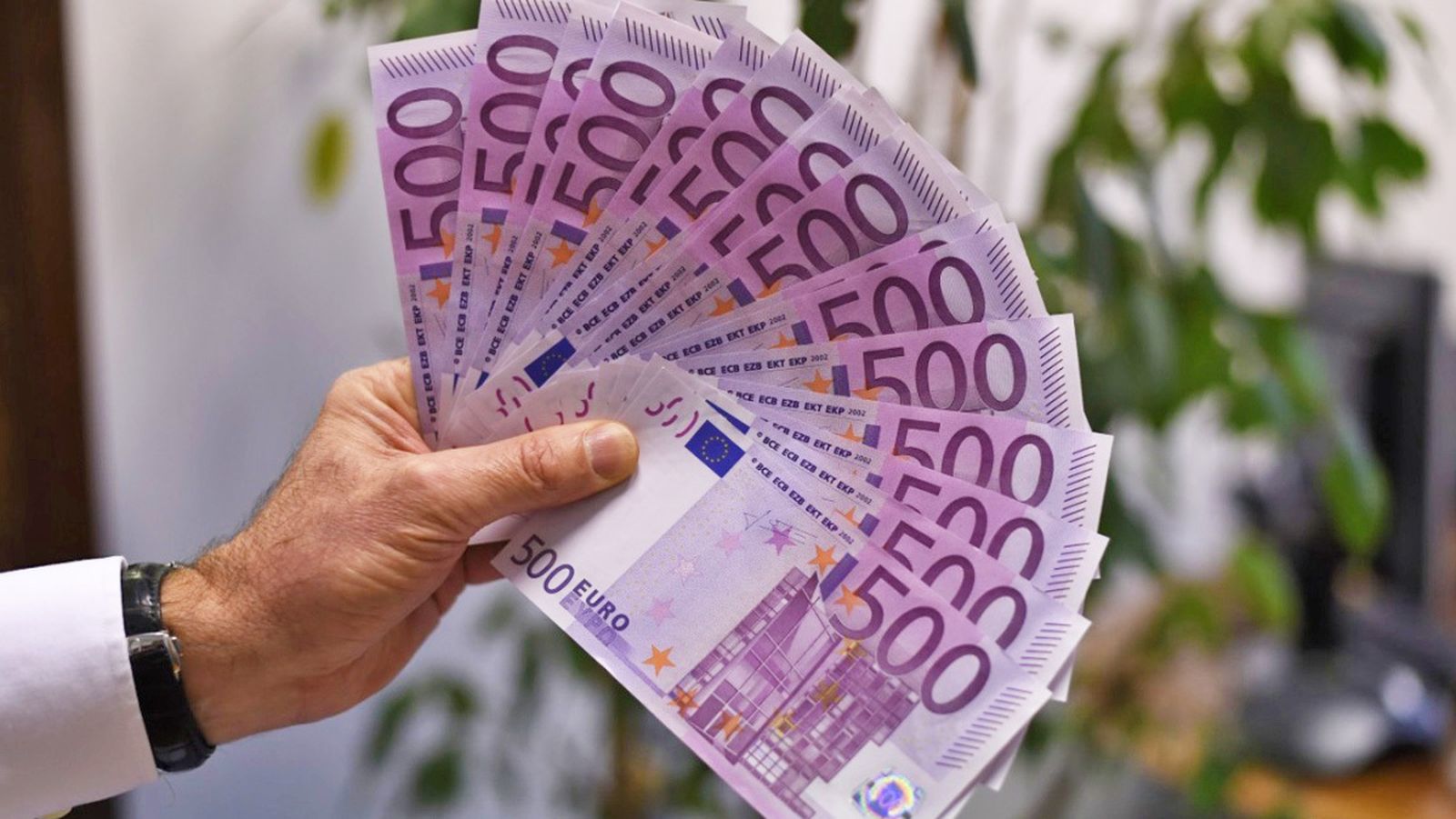Abanico de billetes de 500 euros.