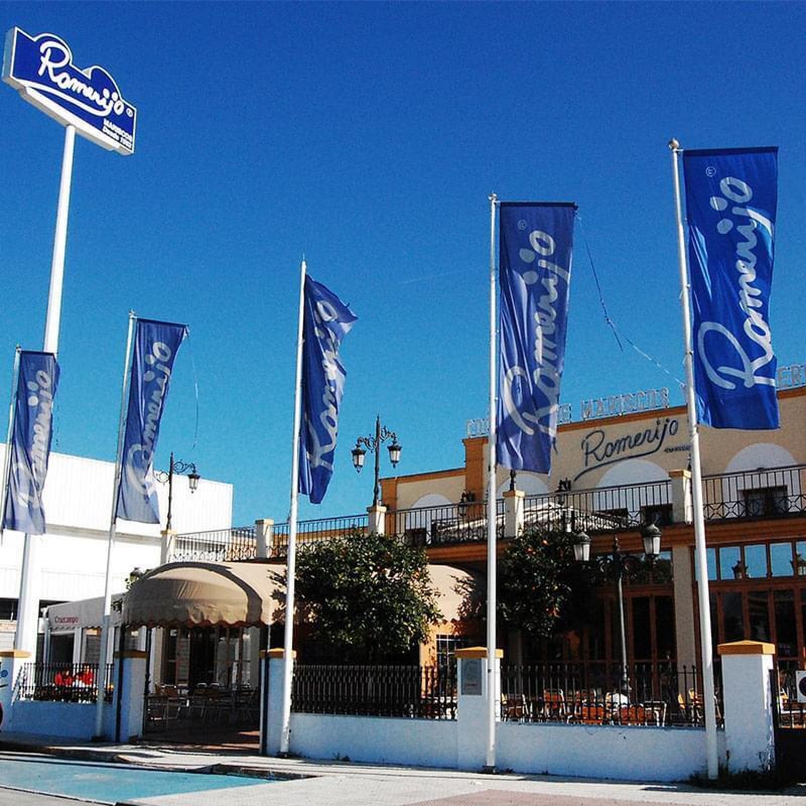 Exterior del local de la antigua N-IV.