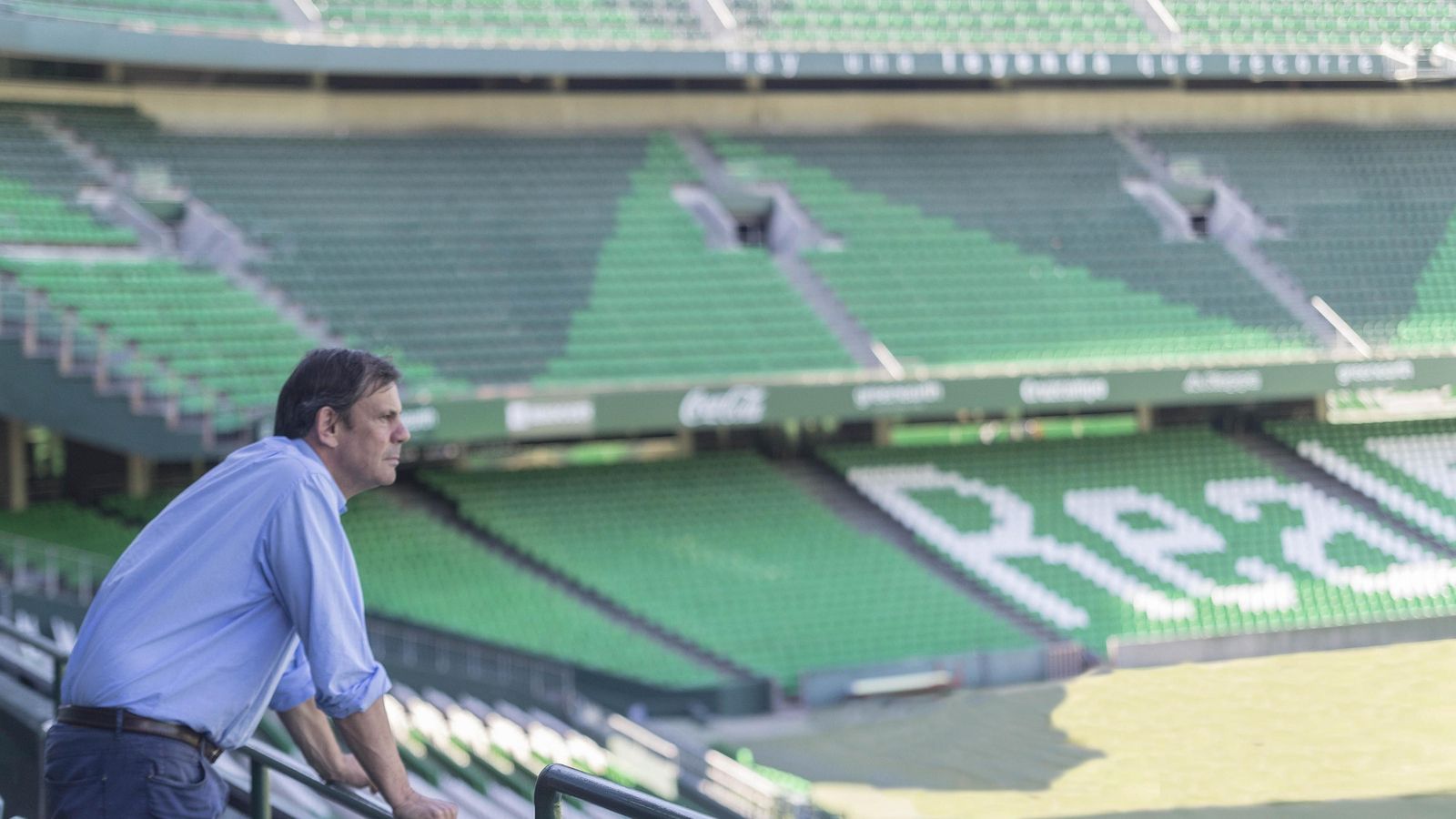 El director deportivo del Betis Energía Plus, en el Benito Villamarín.