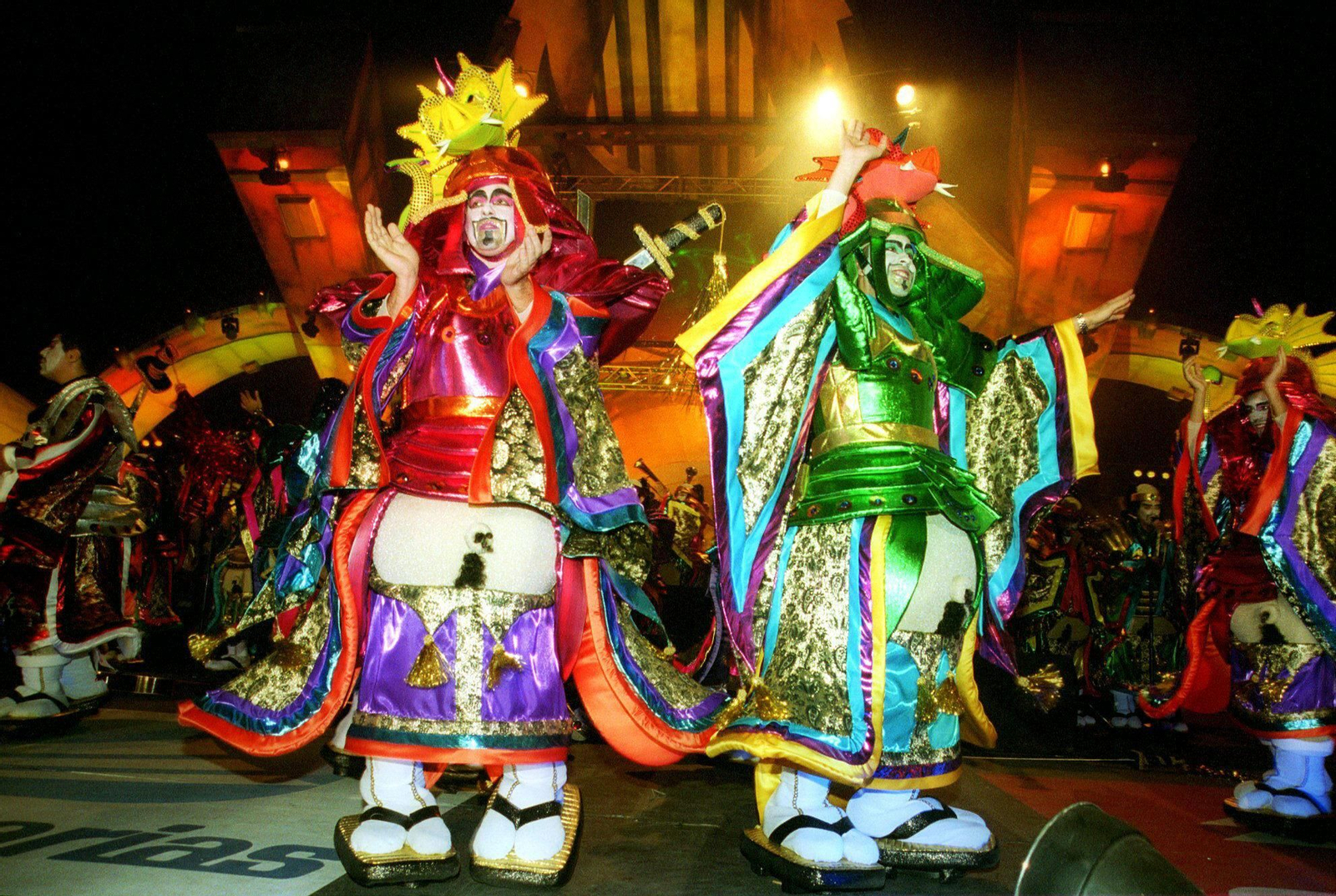 La murga tinerfeña 'Los mamelucos' en en el Concurso de 2001.