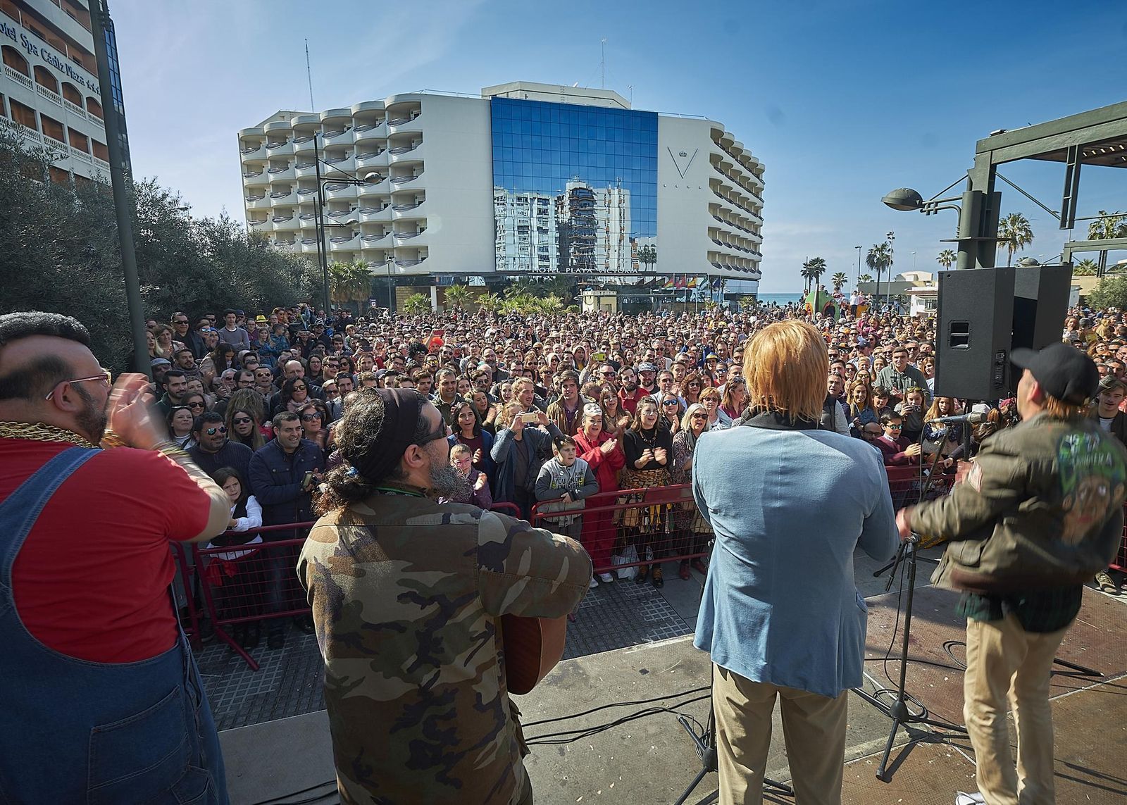 Las imágenes de la Batalla de Coplas y el carrusel de la Viña