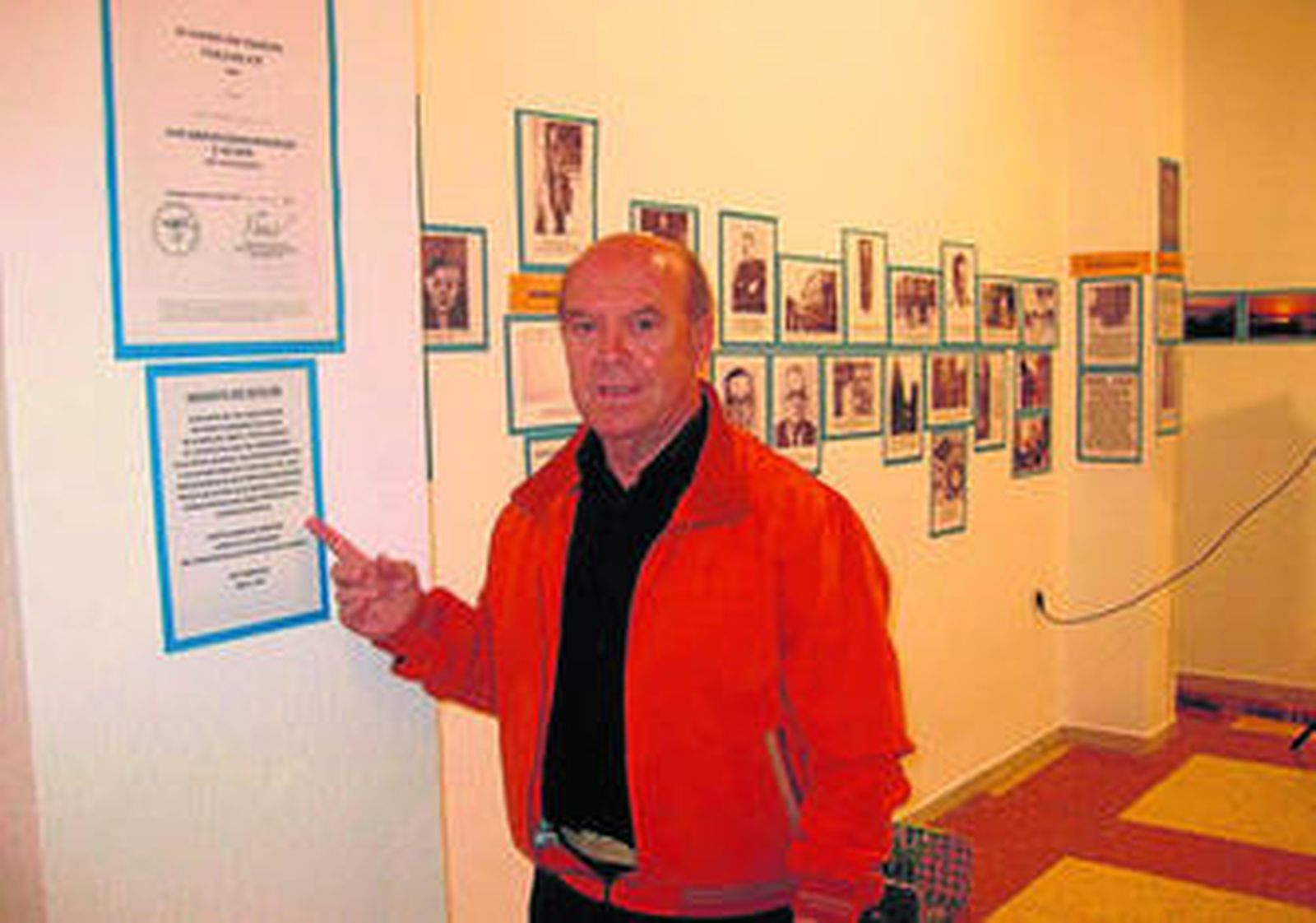 Pepe Morales considera que su exposición refleja "pilares de la historia de Punta Umbría".