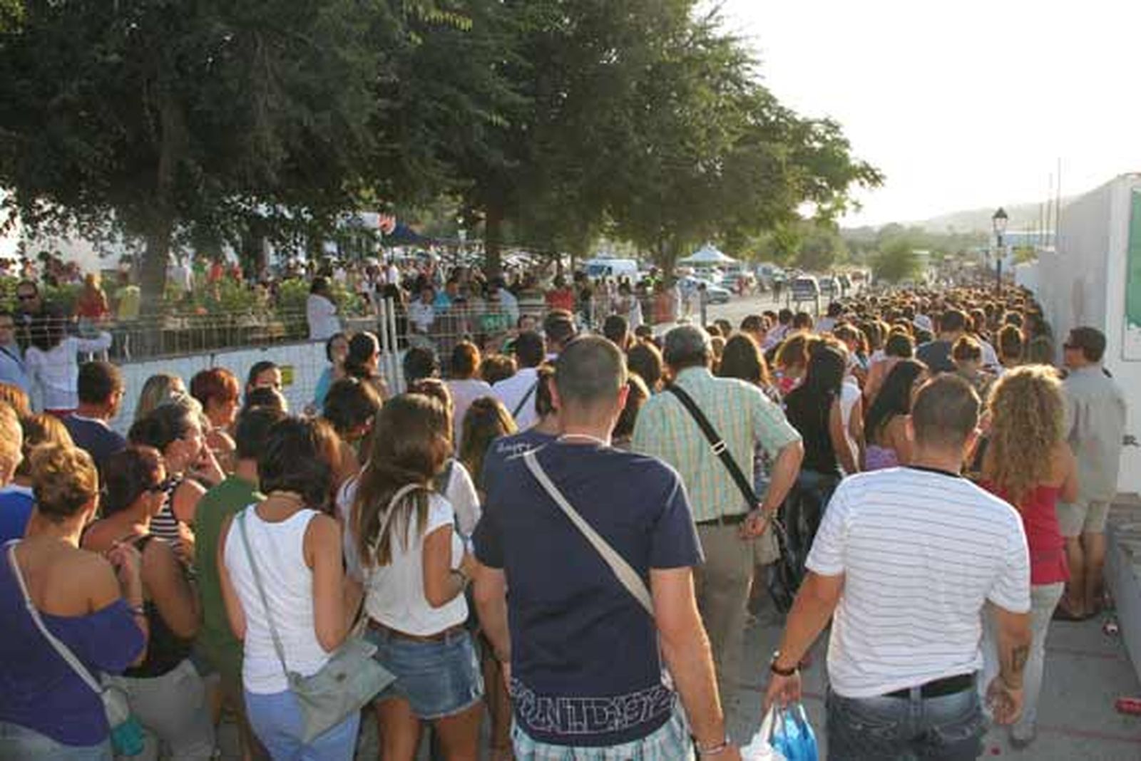 Alejandro Sanz comparte con los artistas Manuel Carrasco, David DeMaría y Junior "la noche más hermosa de la historia" en su pueblo de adopción

Foto: Jose Braza