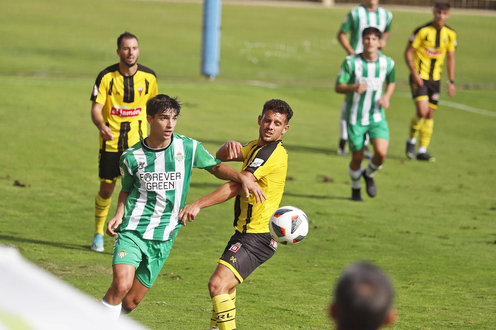 Imágenes destacadas del encuentro entre el San Roque de Lepe y Betis Deportivo
