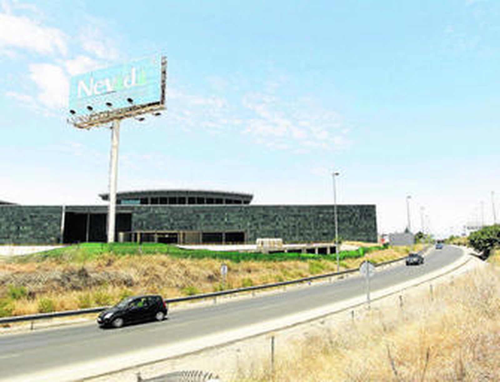 La consejera recordó que la Junta todavía espera que el TS se pronuncie sobre el recurso contra el plan parcial del centro.