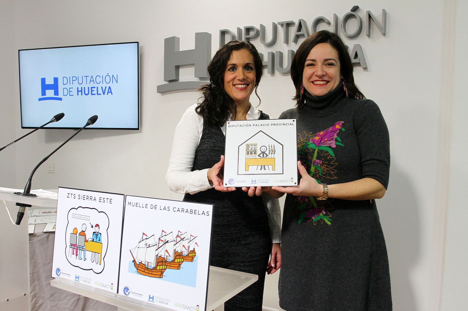 Cecilia González y Aurora Vélez.