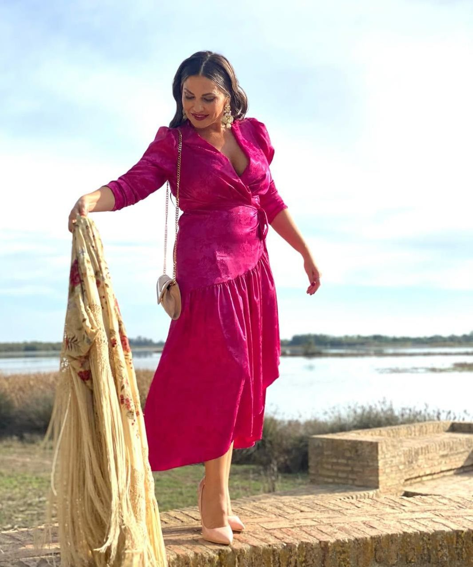 Macarena de la Torre en la aldea de El Rocío.