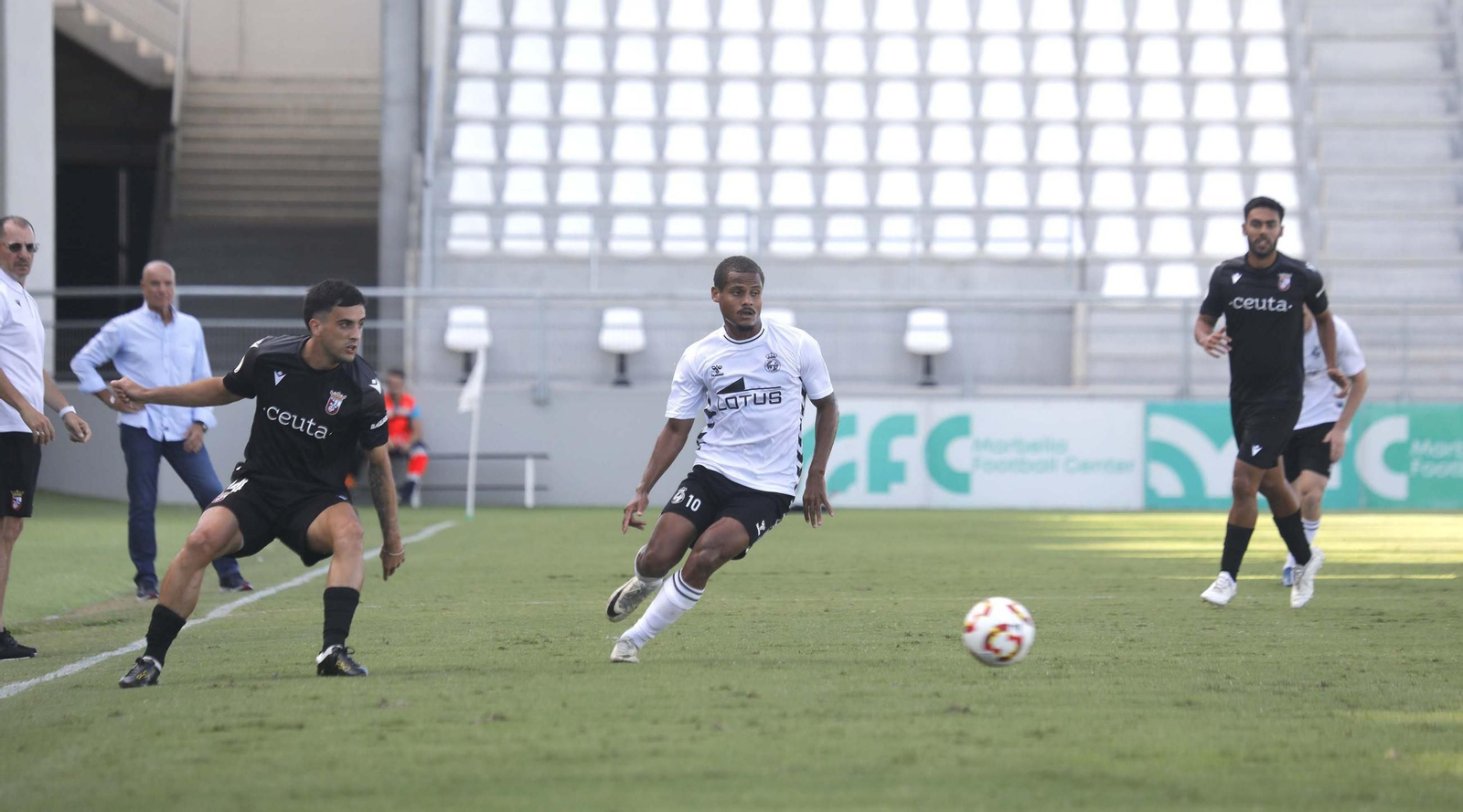 Las fotos del Balona-AD Ceuta de pretemporada en el Ciudad de La Línea (0-1)