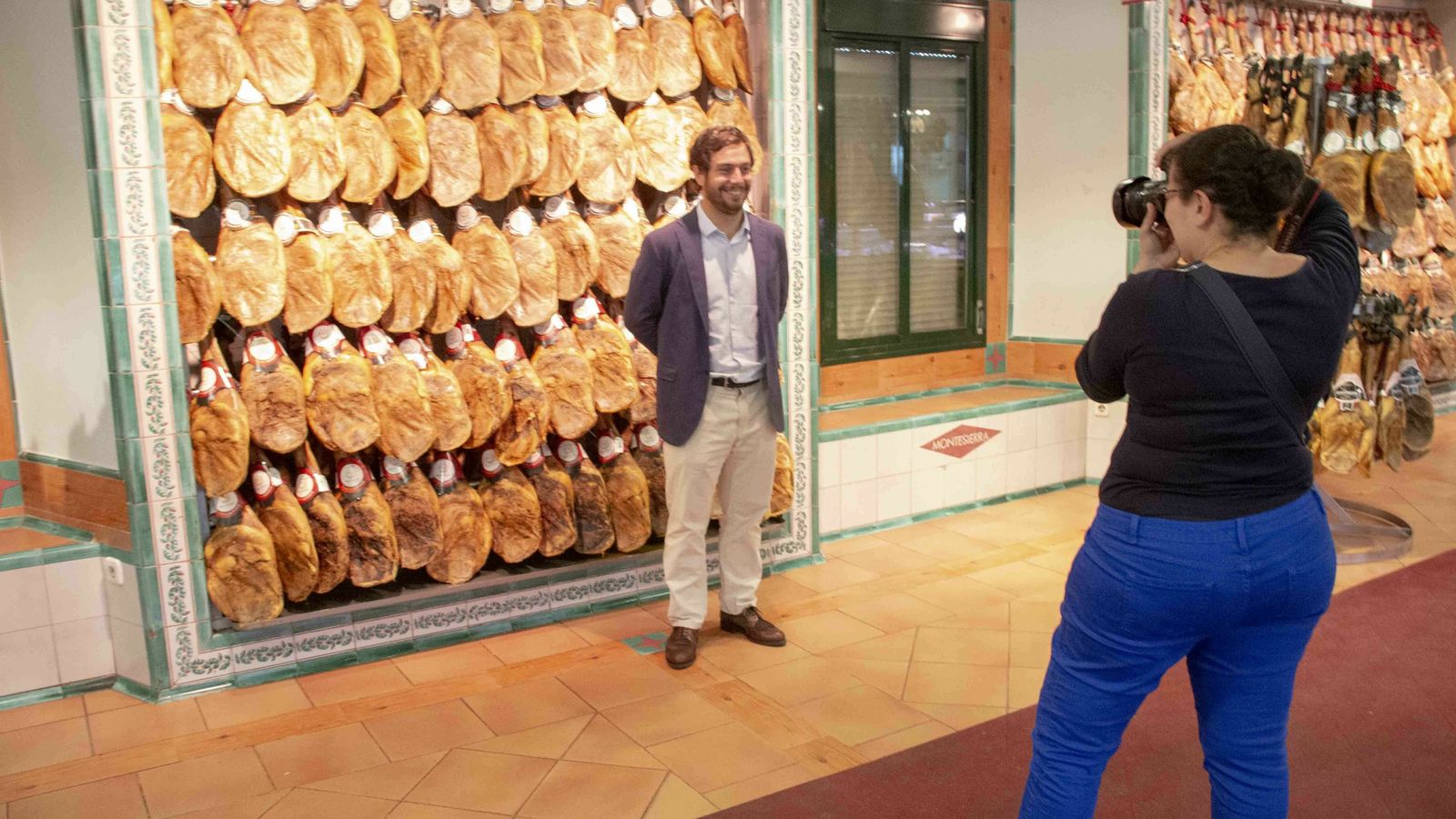 José Manuel Martín, de Montesierra, posa para la prensa gala.