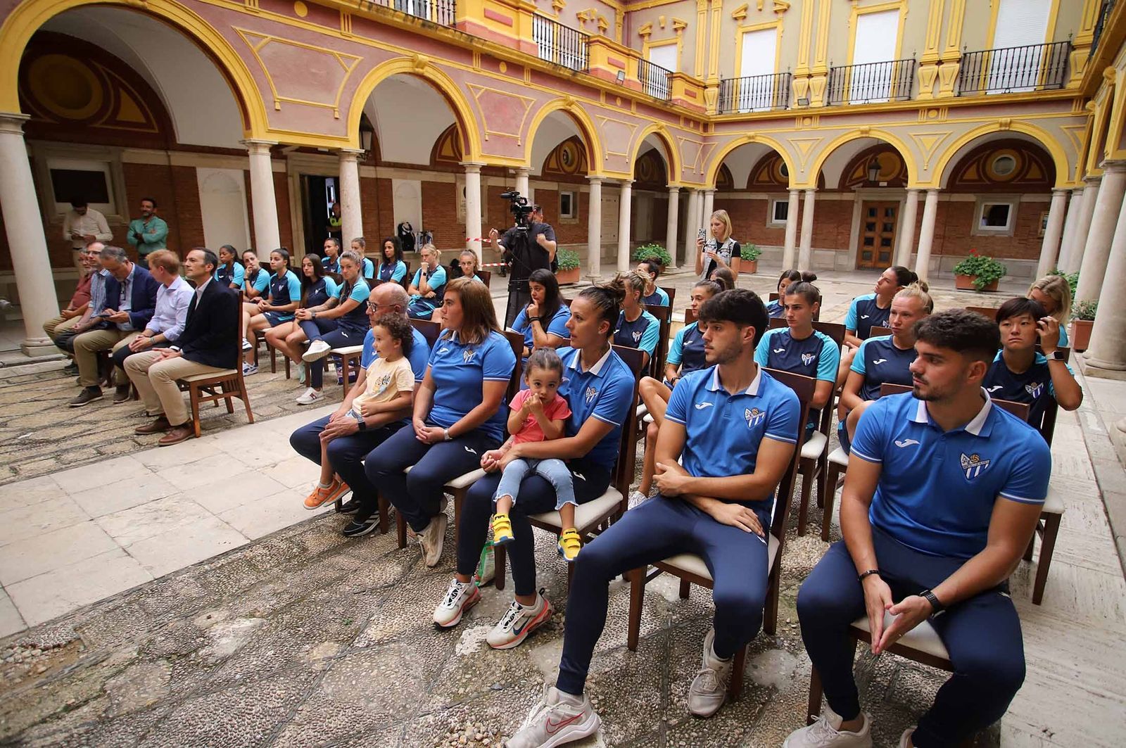 Recepción del Ayuntamiento al Sporting de Huelva, en imágenes