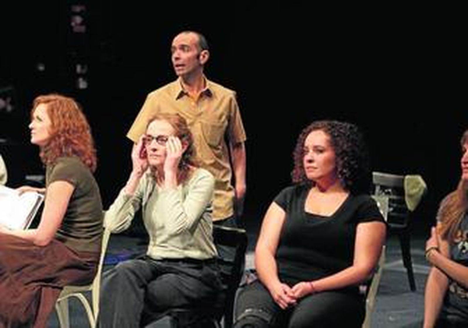 Un instante de la puesta en escena, ayer en el Teatro Alhambra, de 'Proyecto Laramie'.