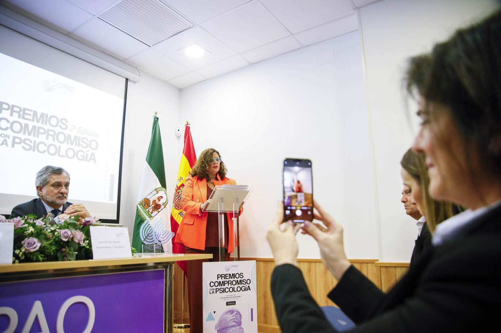 Las imágenes de la entrega de los Premios Compromiso con la Psicología en la sede del COPAO en Almería