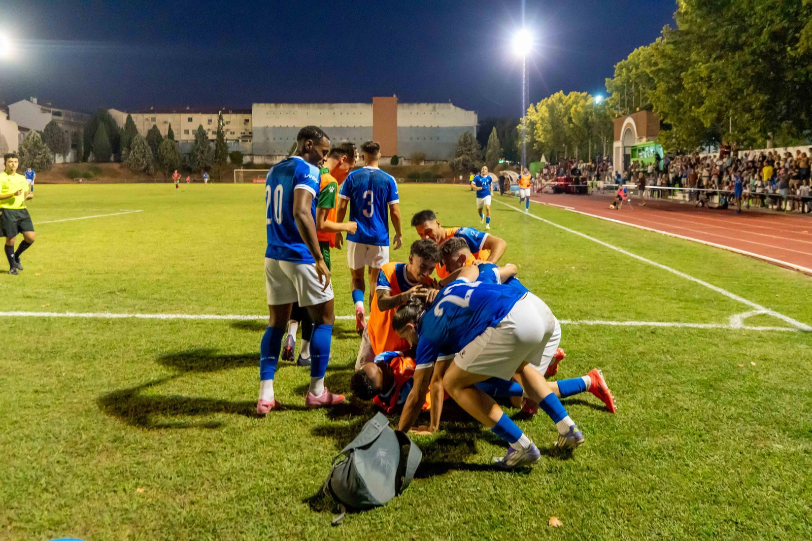 Los jugadores del Maracena celebran uno de los tantos ante el Sporting de Ceuta.
