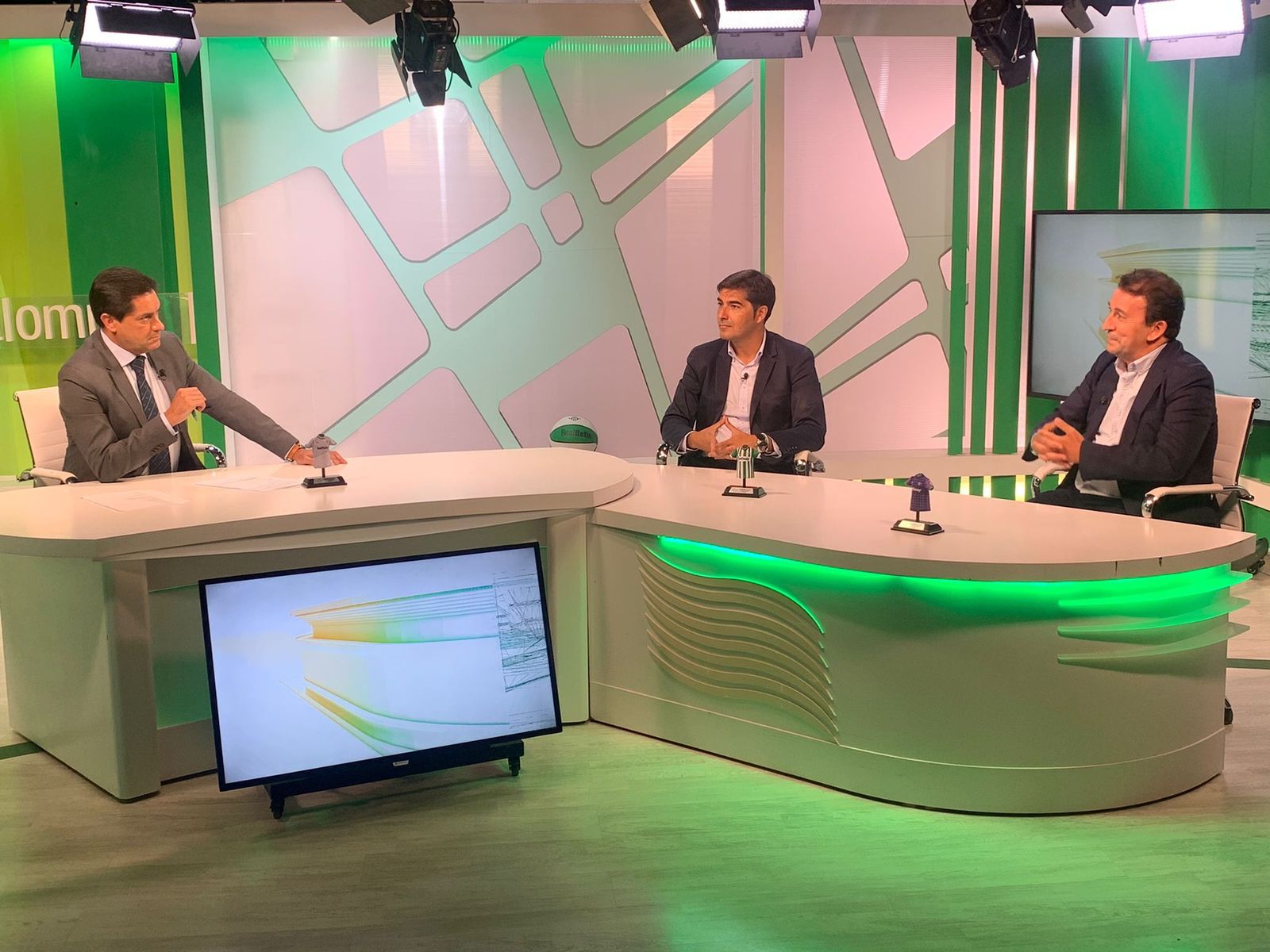 Catalán y Haro, en un momento de la entrevista en los medios oficiales.