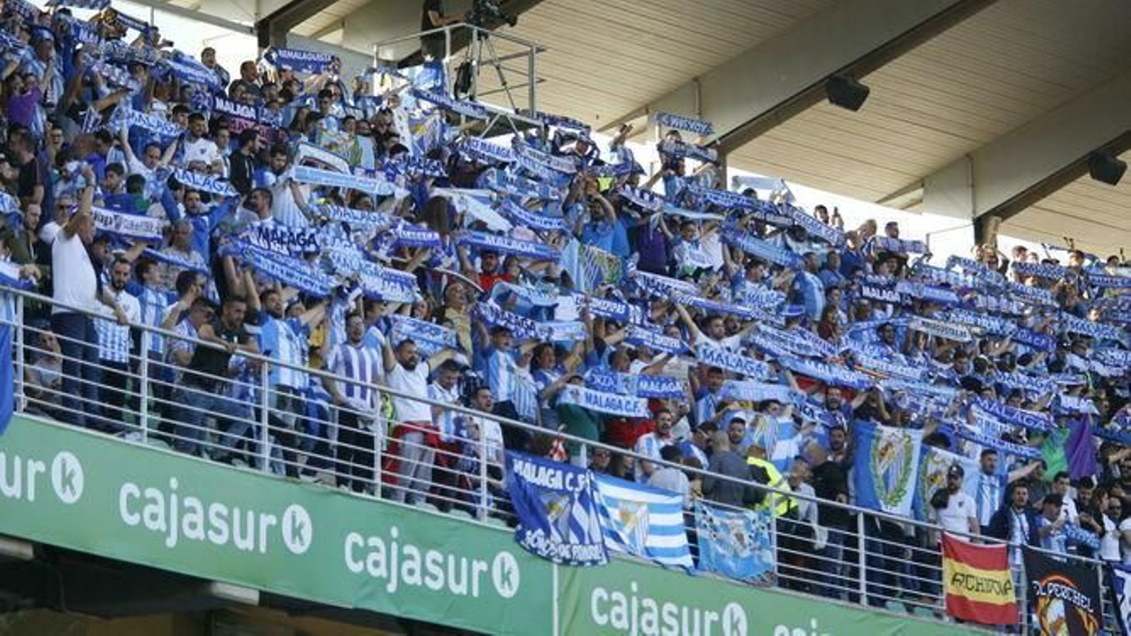 La afición del Málaga CF, en Córdoba.