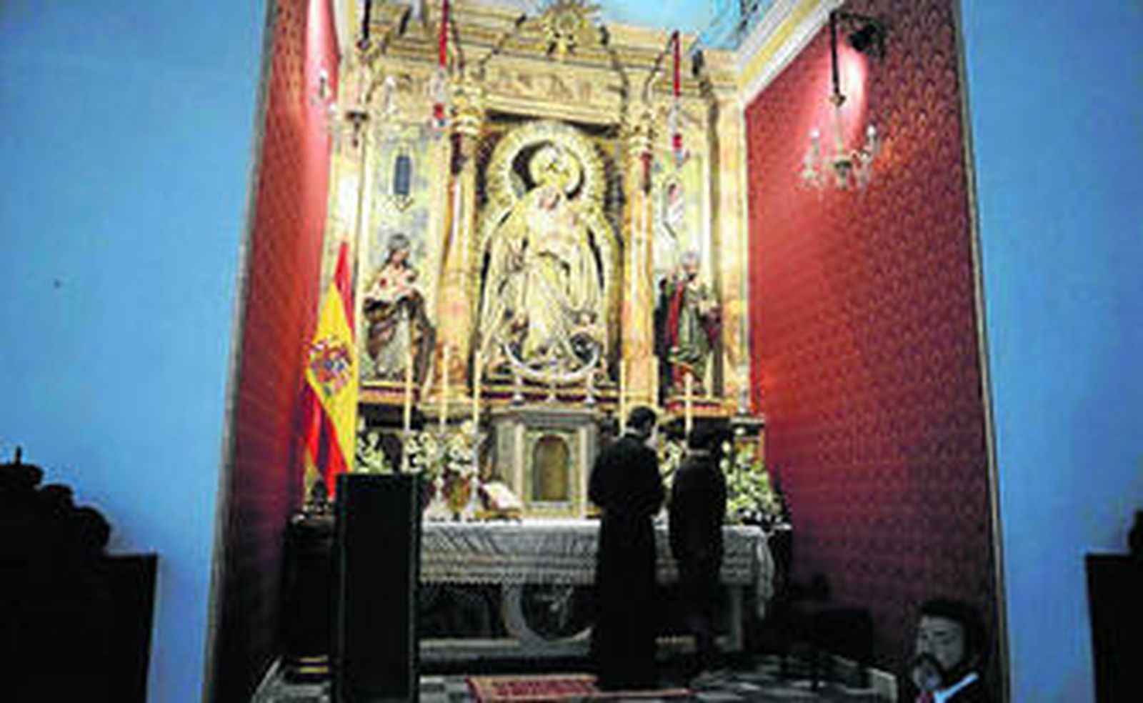 La restaurada capilla de la Virgen de los Desamparados de la castrense.