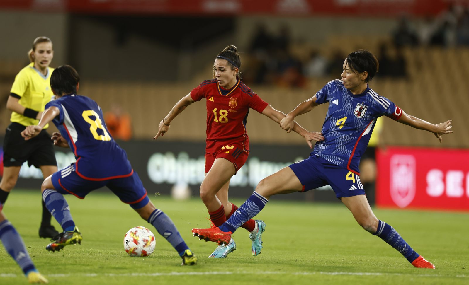 Las imágenes del España - Japón femenino en Sevilla
