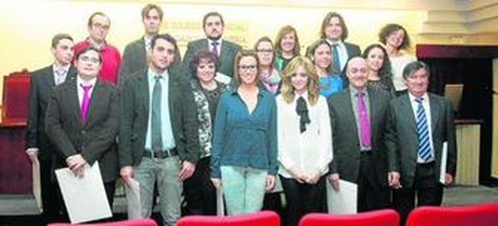 Grupo de alumnos de la Escuela que tras superar el curso pueden ejercer ya la profesión e integrarse en el Colegio de Abogados para ofrecer un importante servicio a la sociedad.