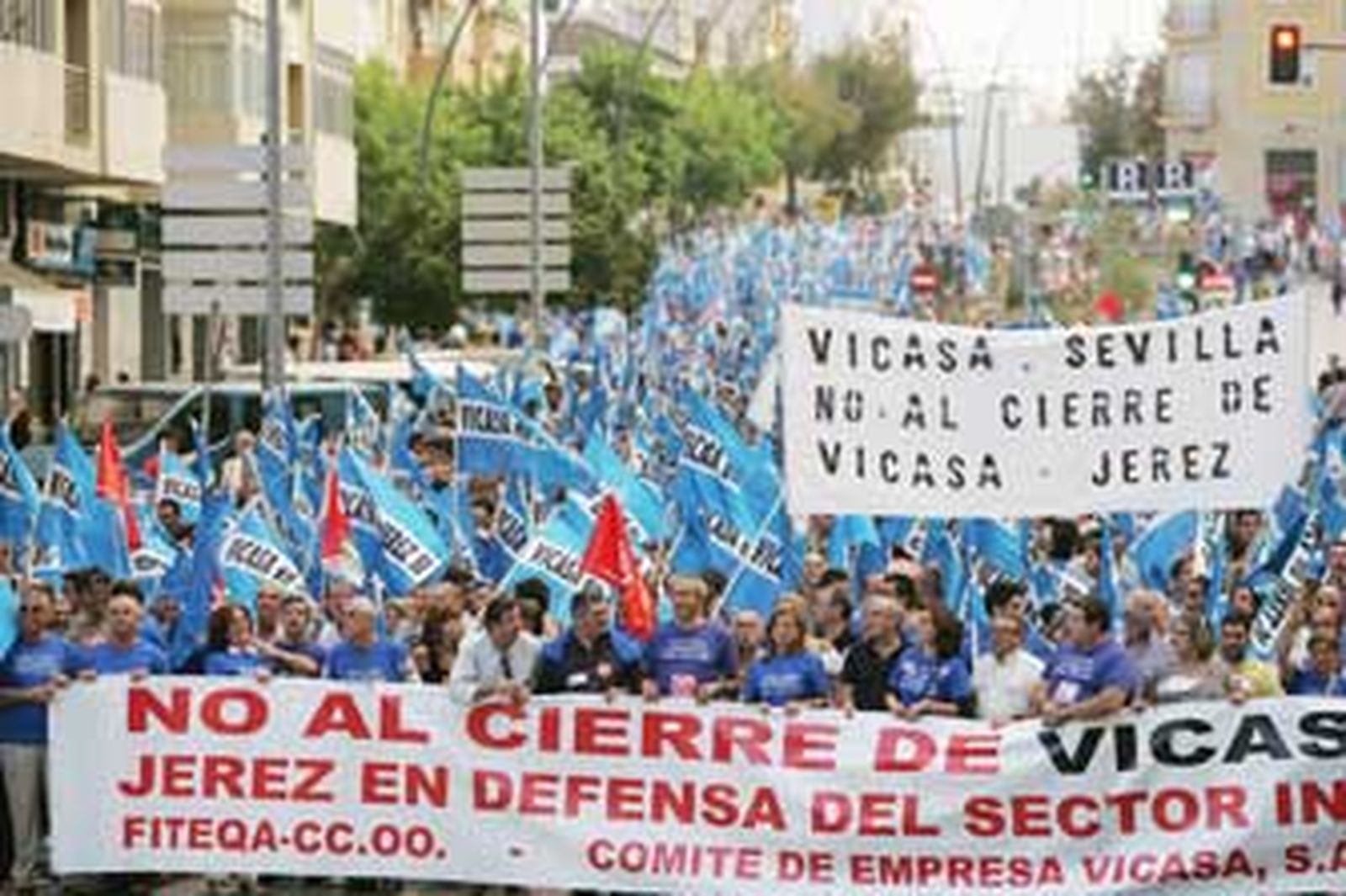 Multitudinaria manifestación celebrada el pasado martes en apoyo a los trabajadores de Vicasa en Jerez. /Pascual
