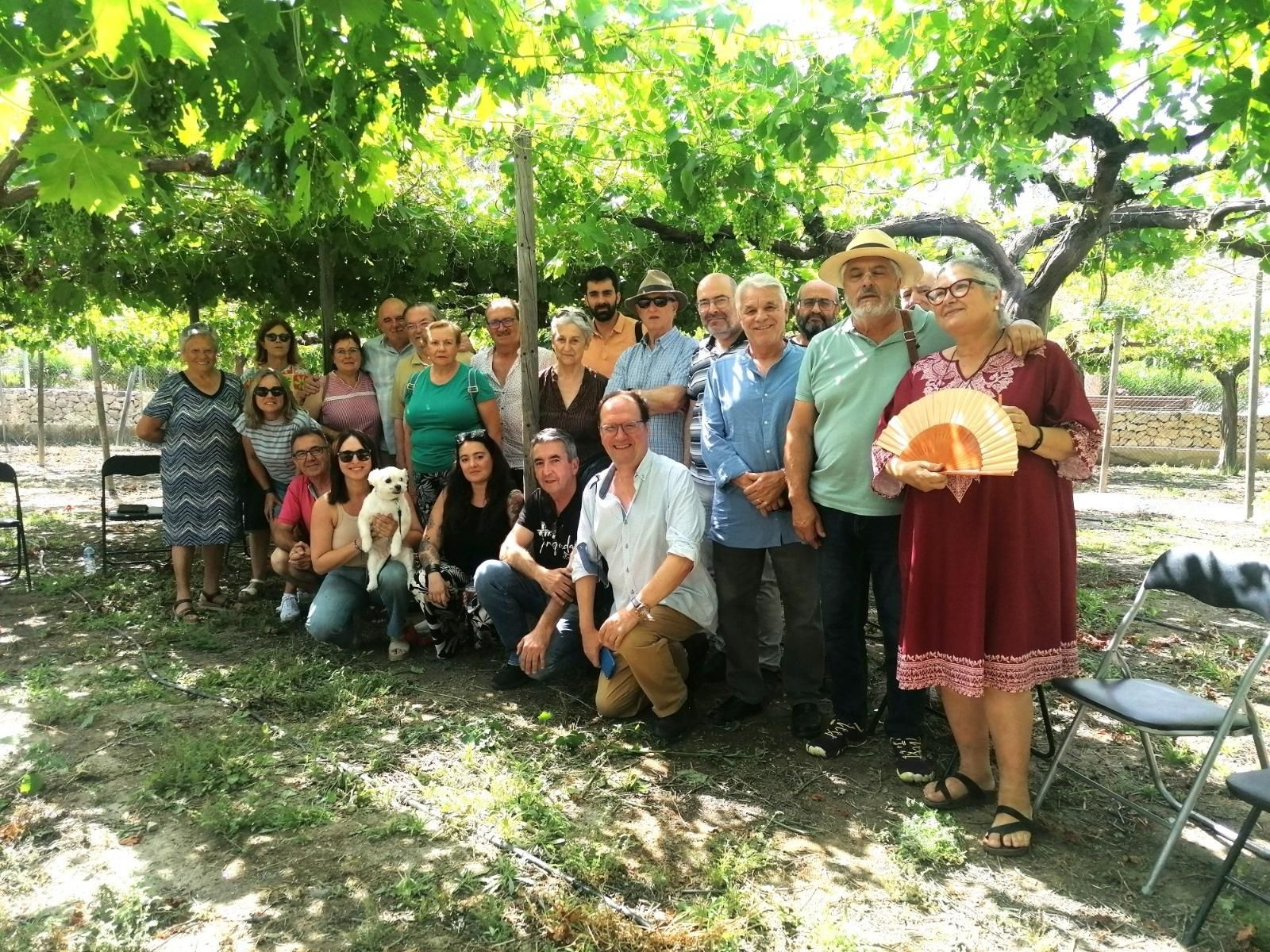 ‘Amigos de los Museos de Terque’ durante la reunión mantenida a mediados de junio en el Parral de Terque. ‘Amigos de los Museos de Terque’ durante la reunión mantenida a mediados de junio en el Parral de Terque.