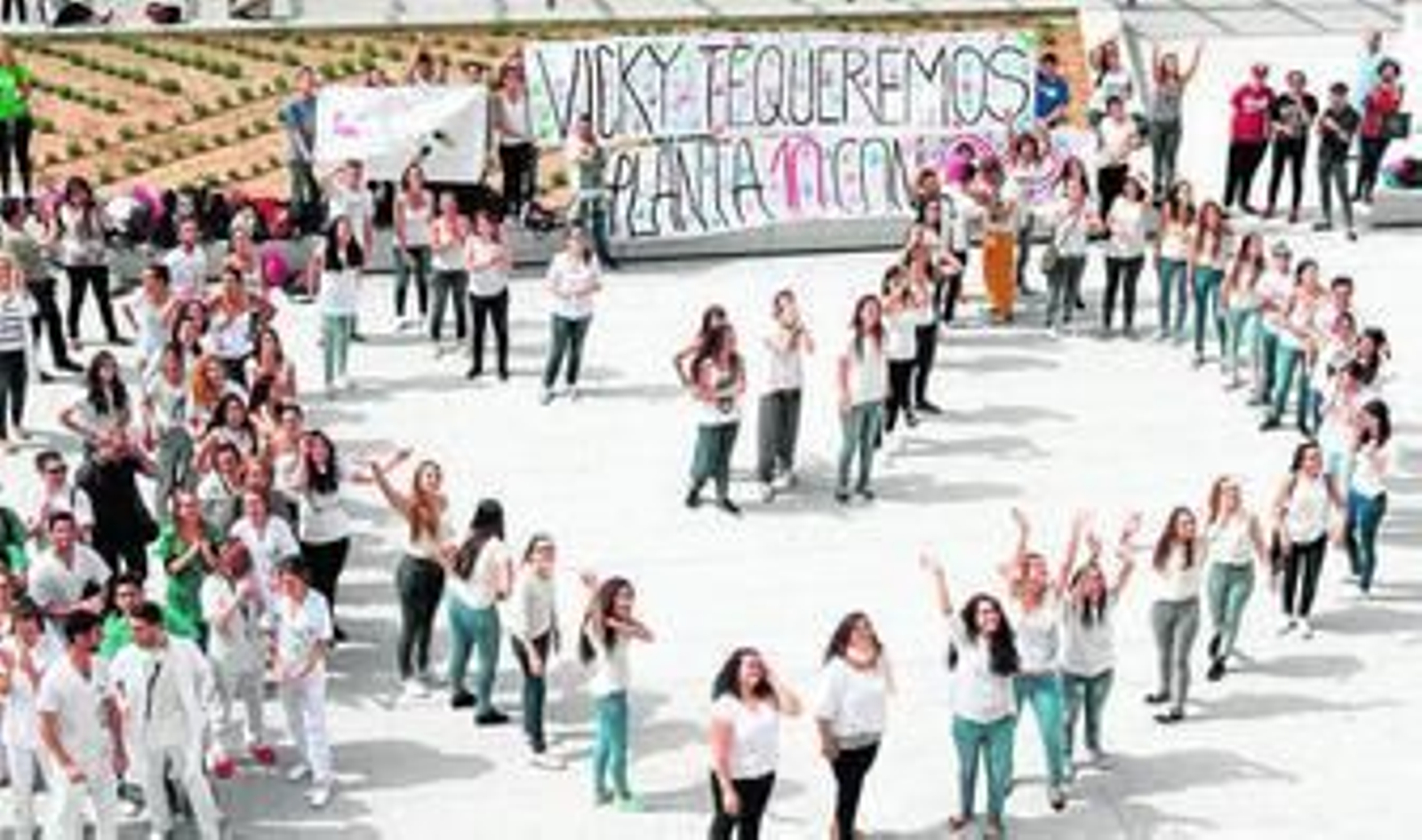 Durante la coreografía realizaron un gran corazón.