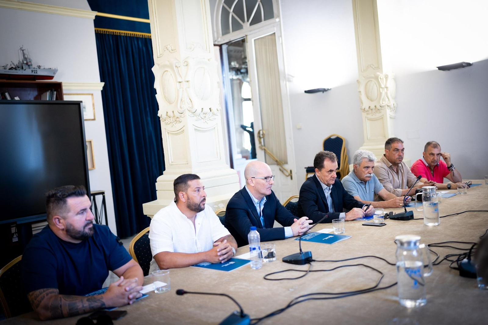 El interior de la reunión en el Ayuntamiento