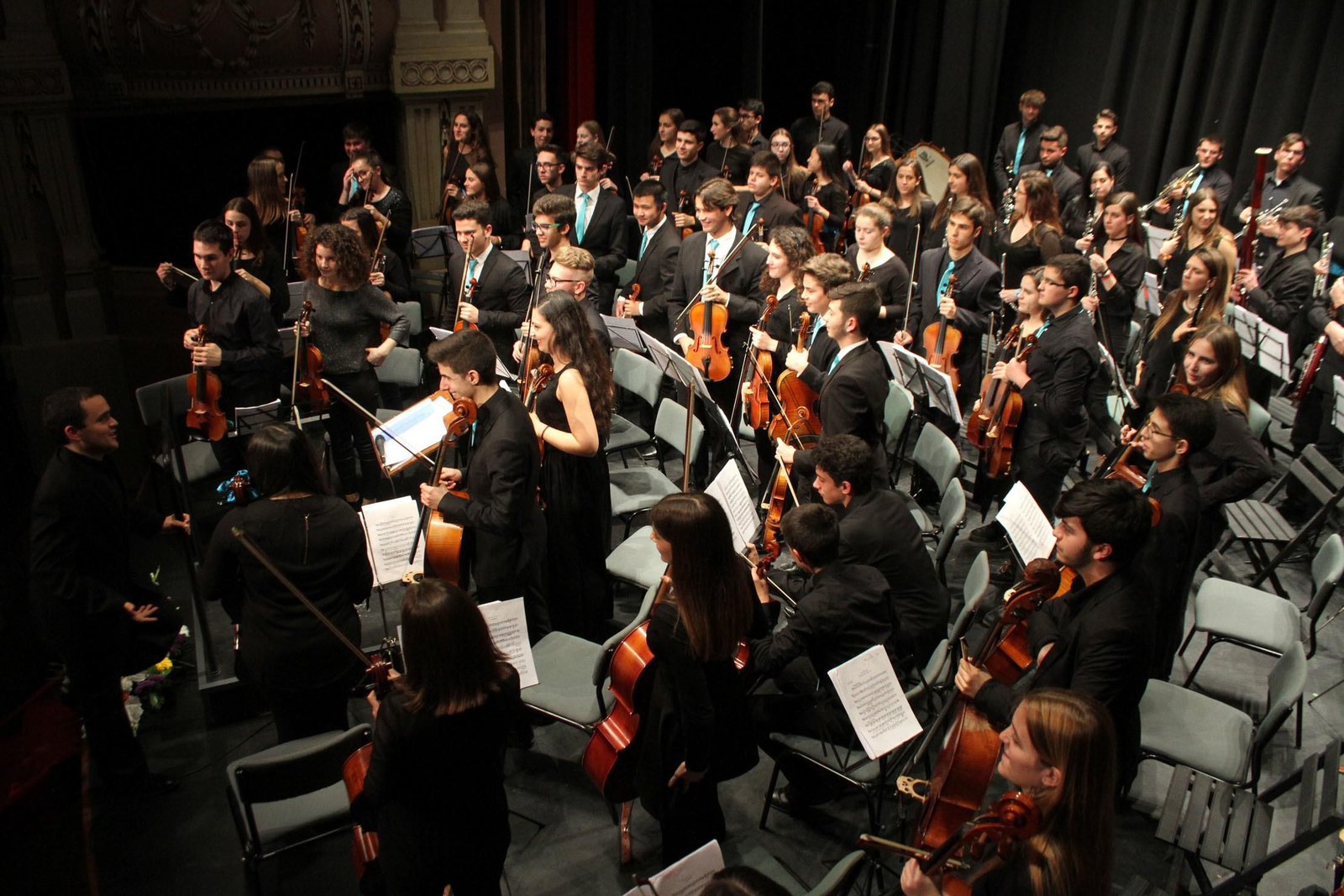 La Asociación de Industrias Químicas, Básicas y Energéticas de Huelva (Aiqbe) organiza un concierto que corre a cargo de la Orquesta Sinfónica del Conservatorio Profesional de Música de Huelva 'Javier Perianes'