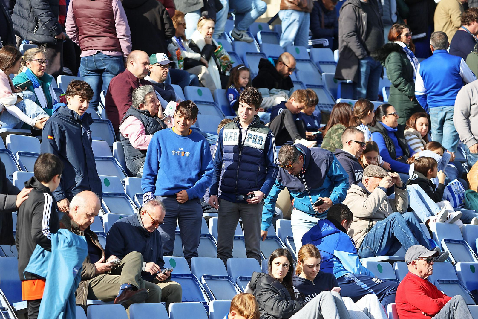 Búscate en las gradas en el Nuevo Colombino en el Recreativo de Huelva - Atlético Antoniano