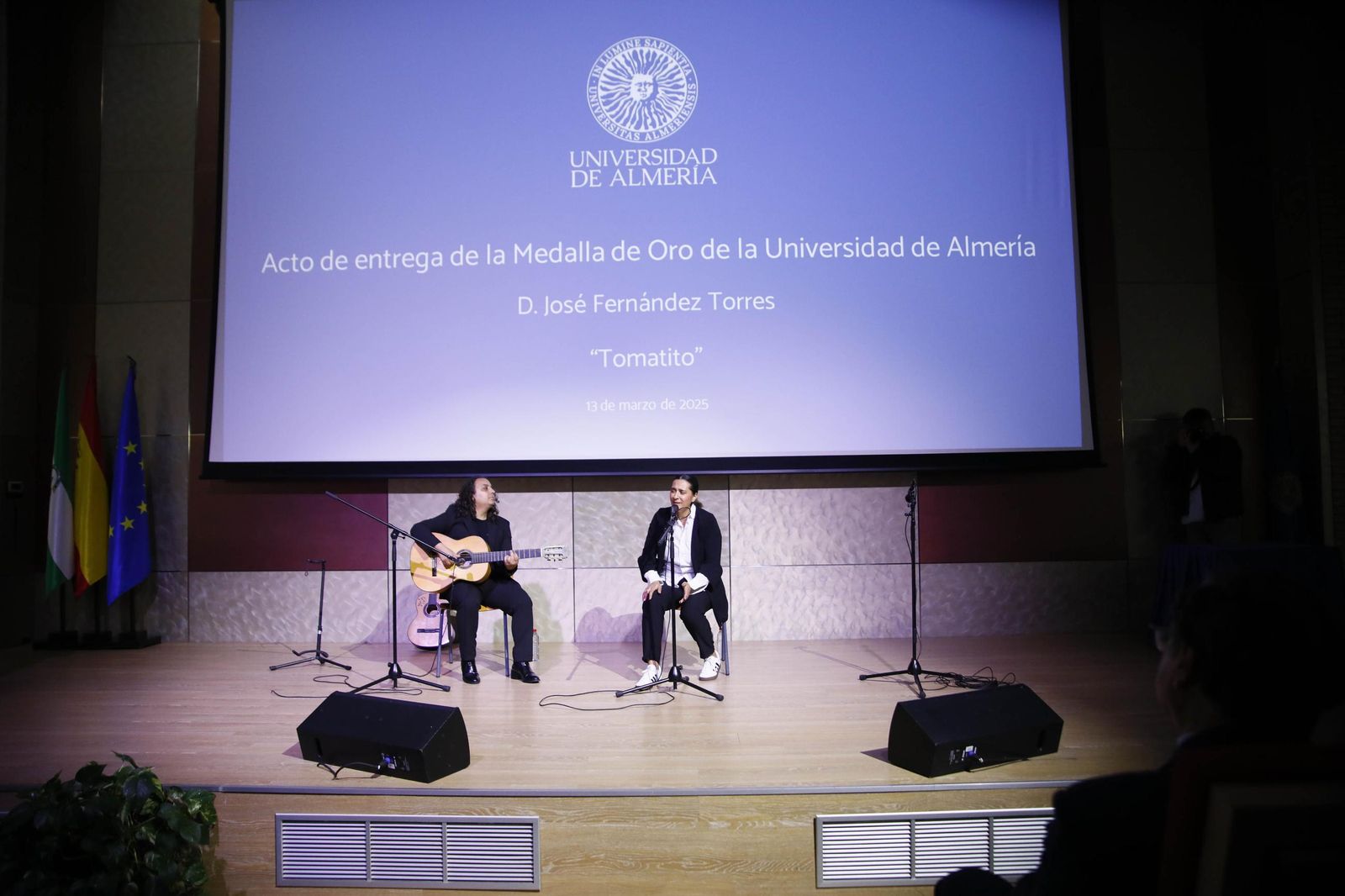 Las imágenes del acto de entrega de la Medalla de Oro a José Fernández Torres Tomatito, en la Universidad de Almería