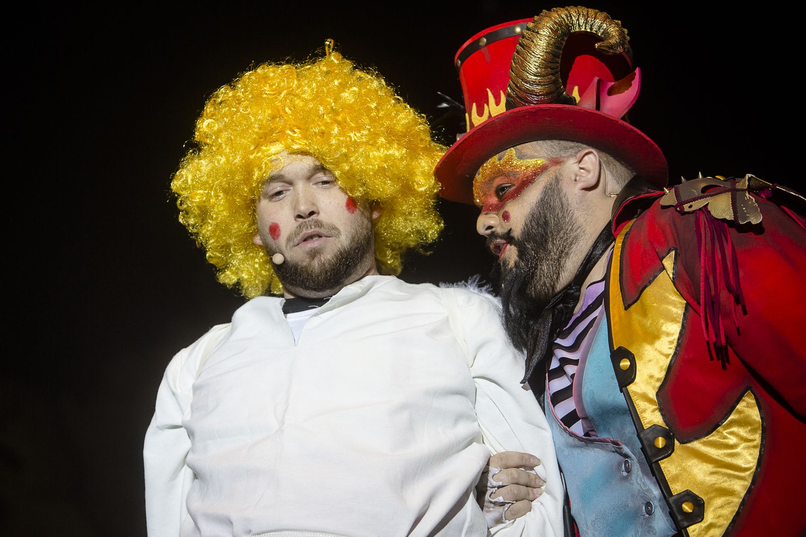 Las imágenes del pregón y la quema del Dios Momo