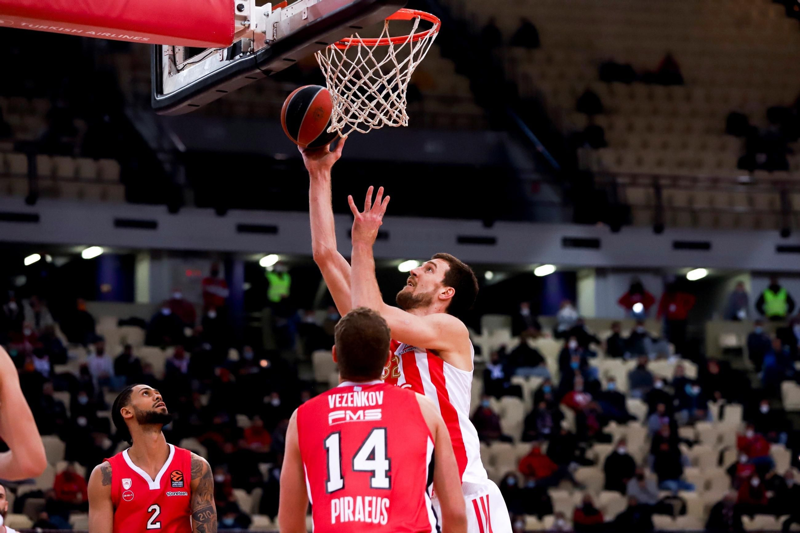 La carrera de Ognjen Kuzmic, en fotos