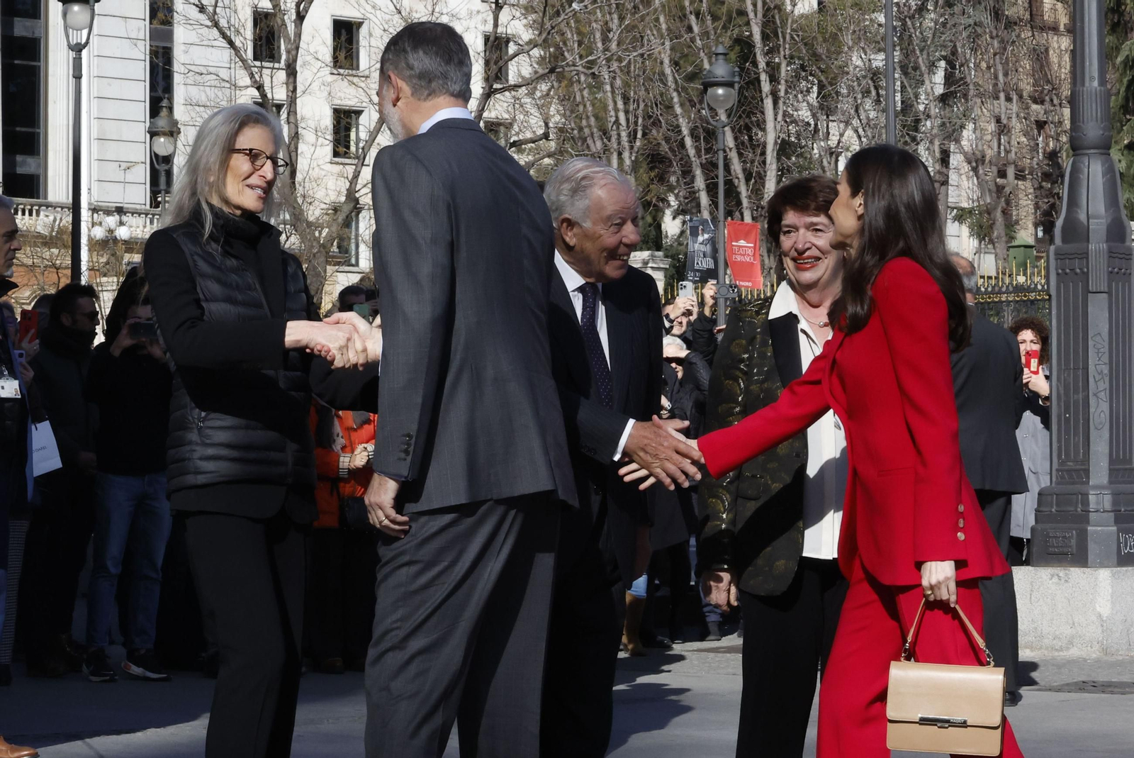 Las fotos de la visita de los Reyes a la exposición con los retratos de Annie Leibovitz